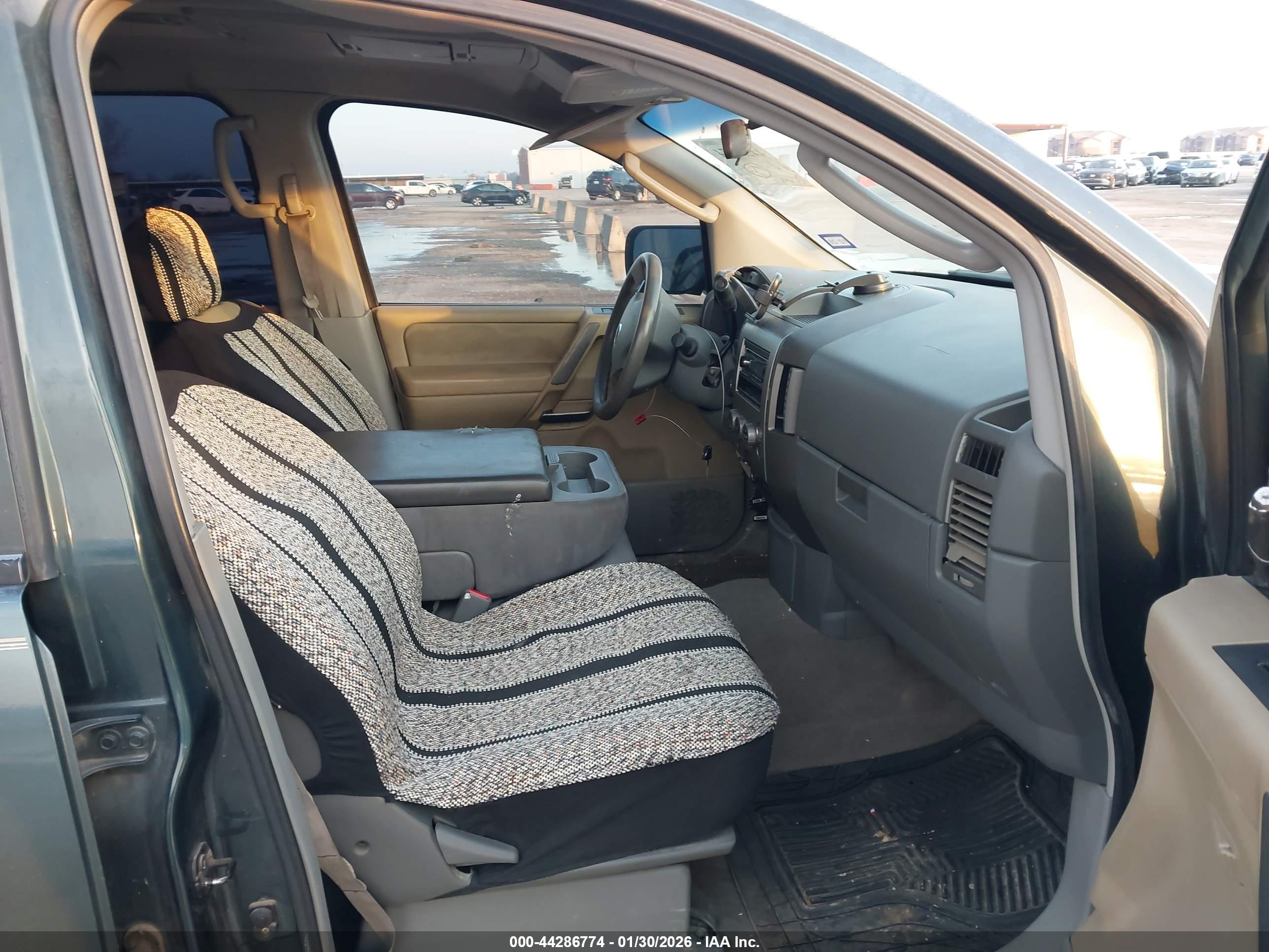NISSAN TITAN image 5