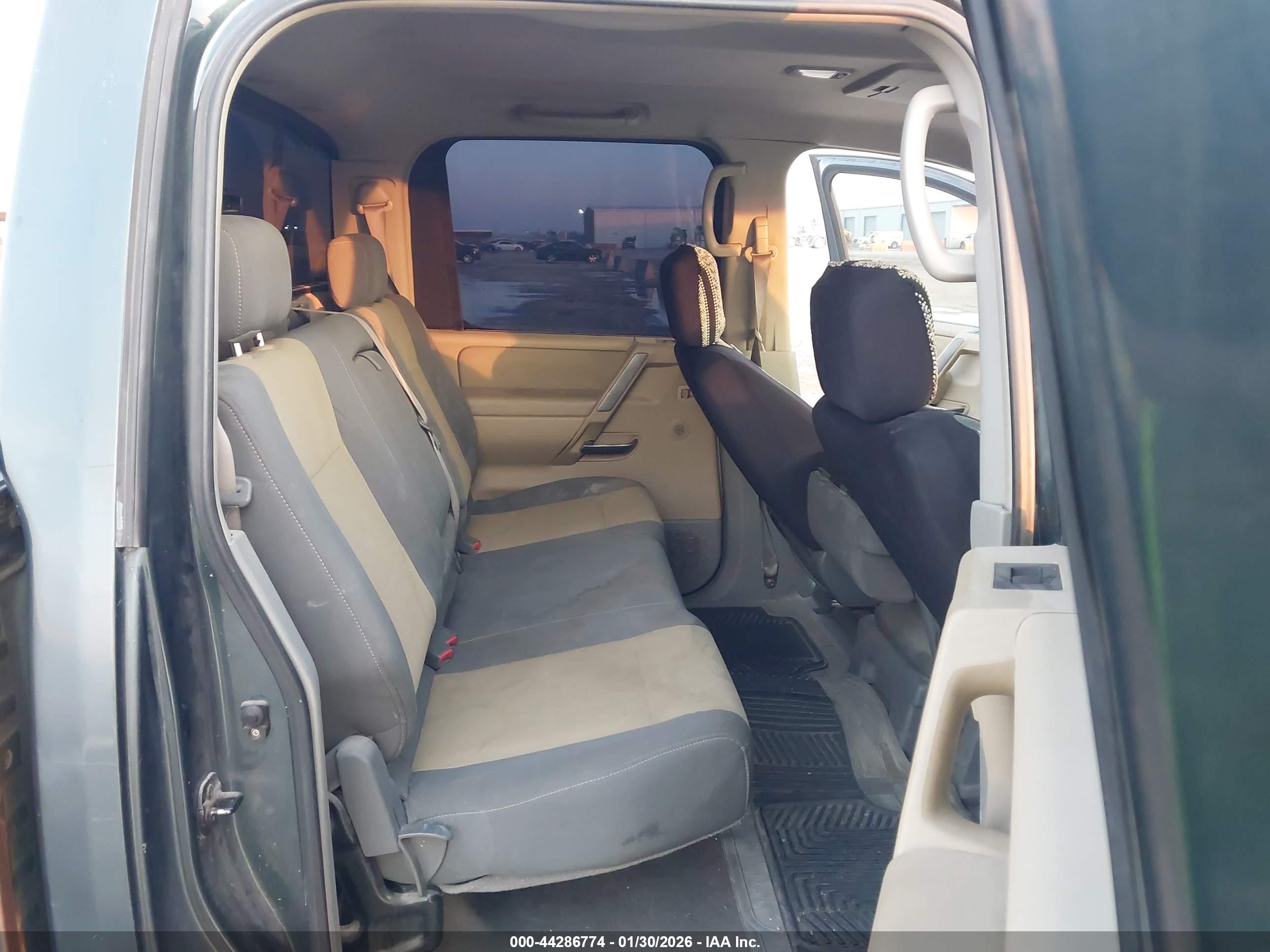 NISSAN TITAN image 8