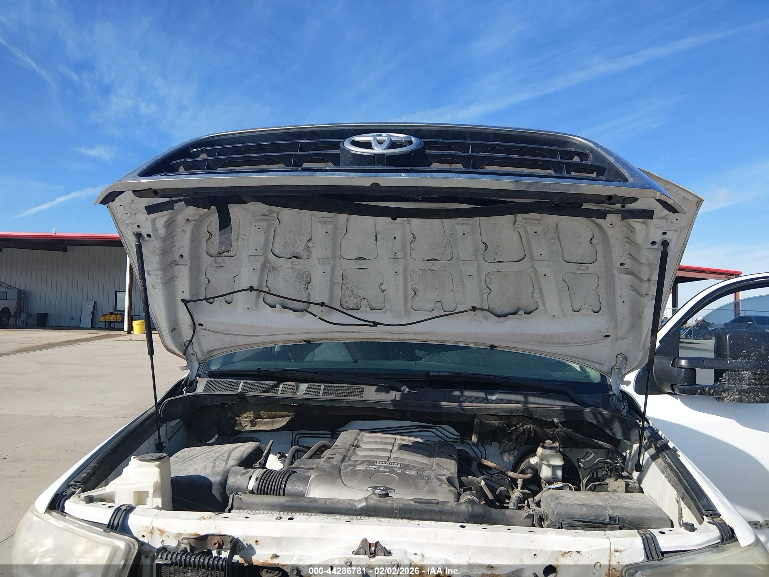 TOYOTA TUNDRA image 10