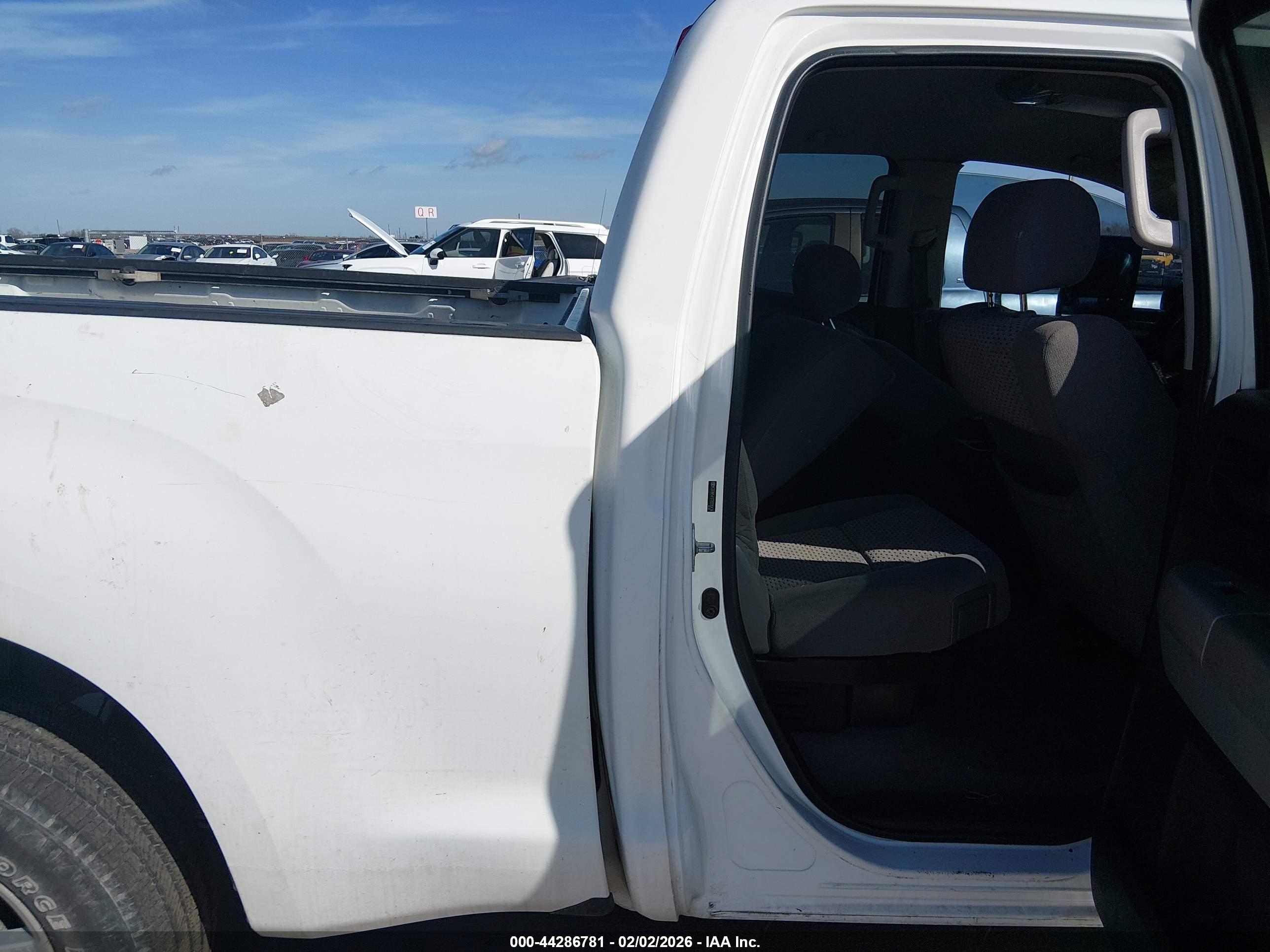 TOYOTA TUNDRA image 8