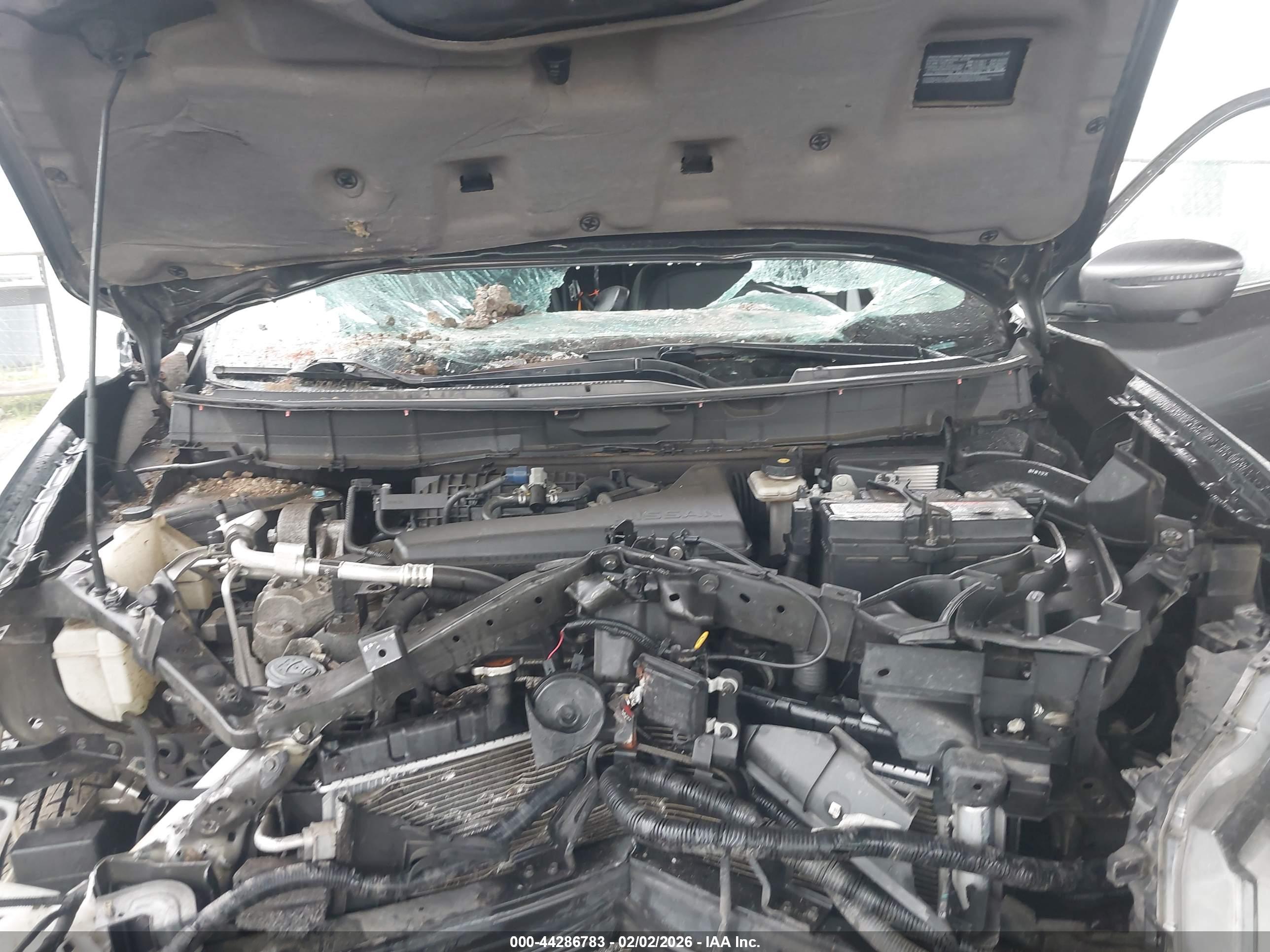 NISSAN ROGUE image 10