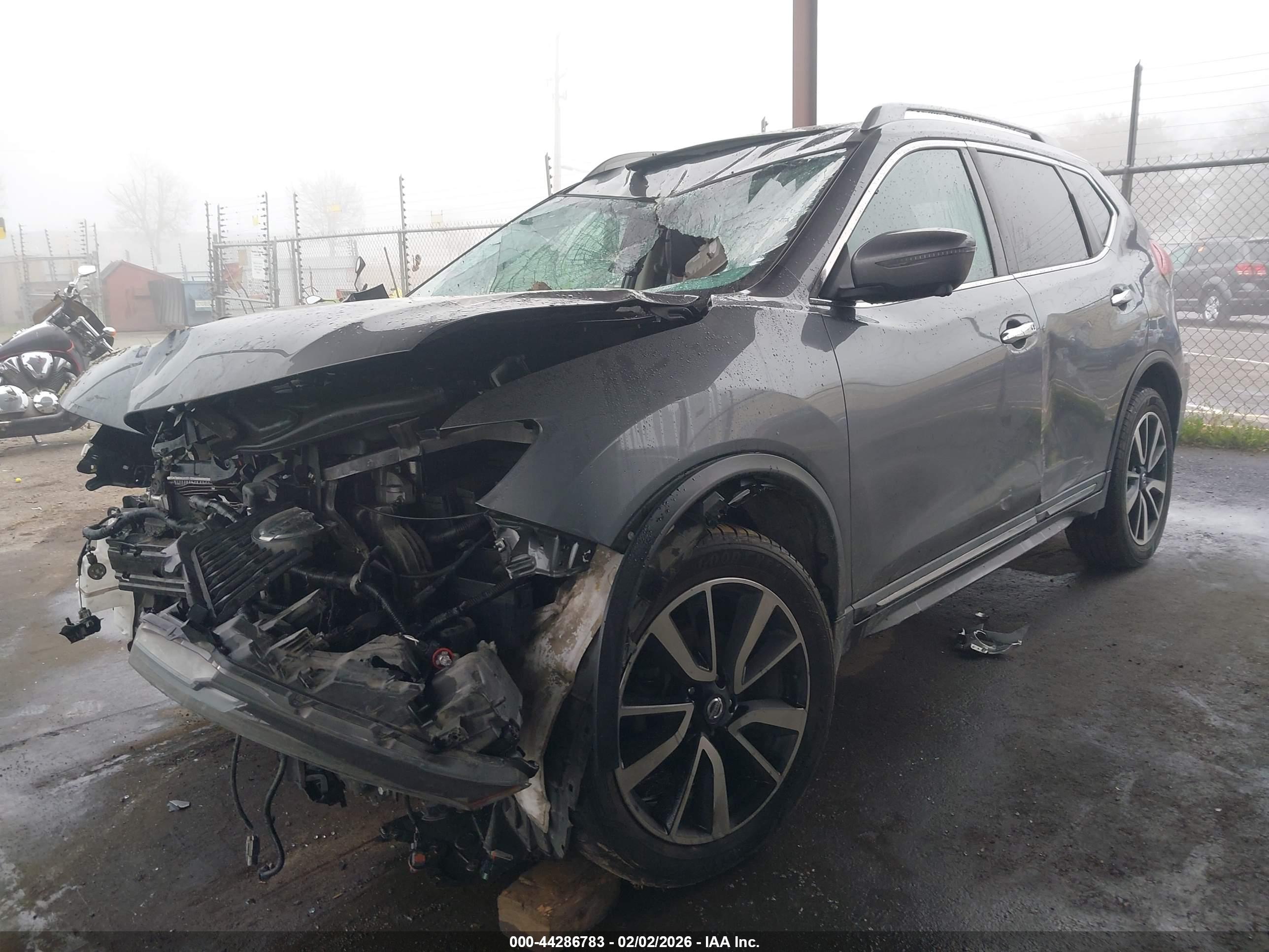 NISSAN ROGUE image 2