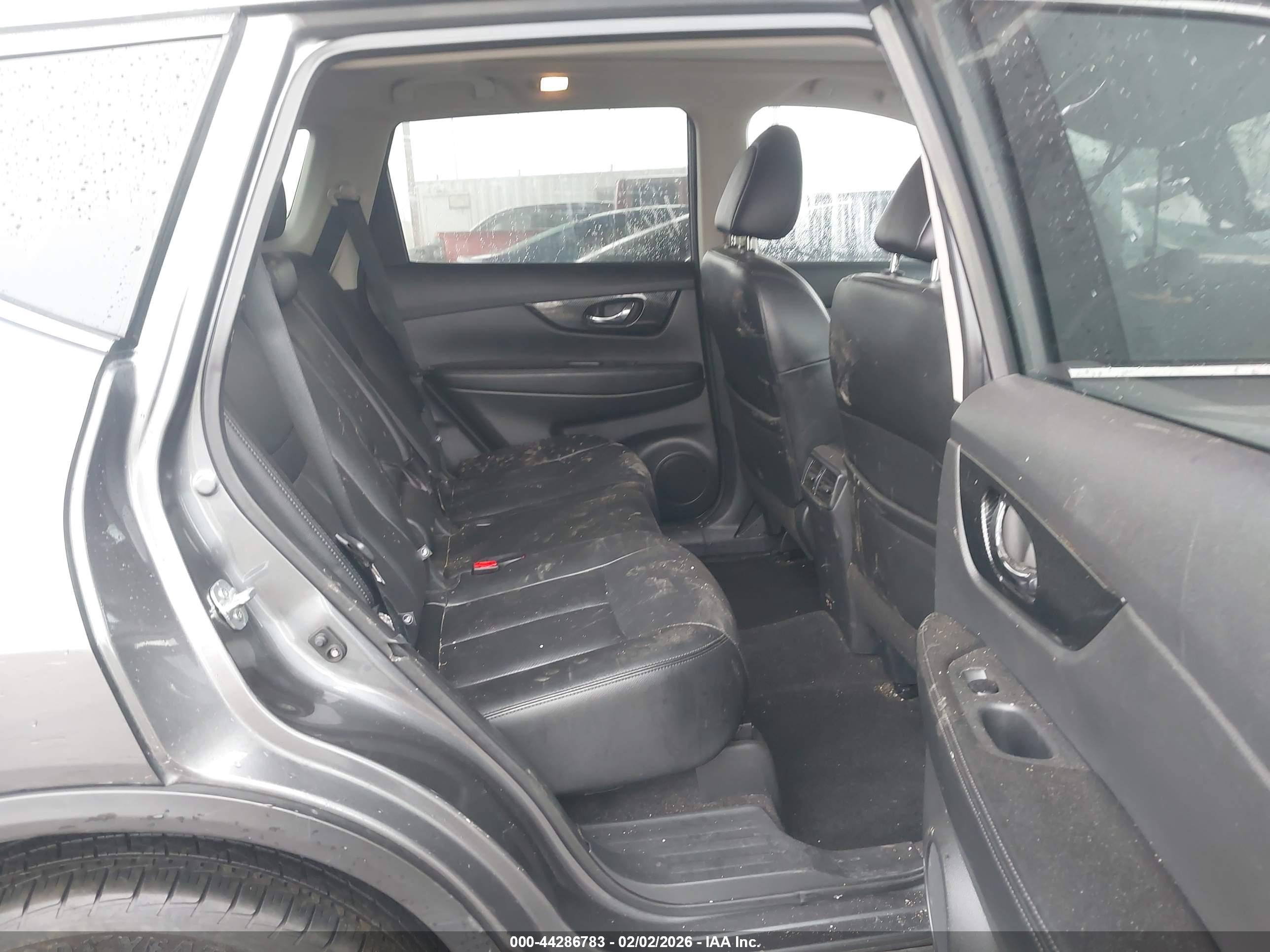 NISSAN ROGUE image 8