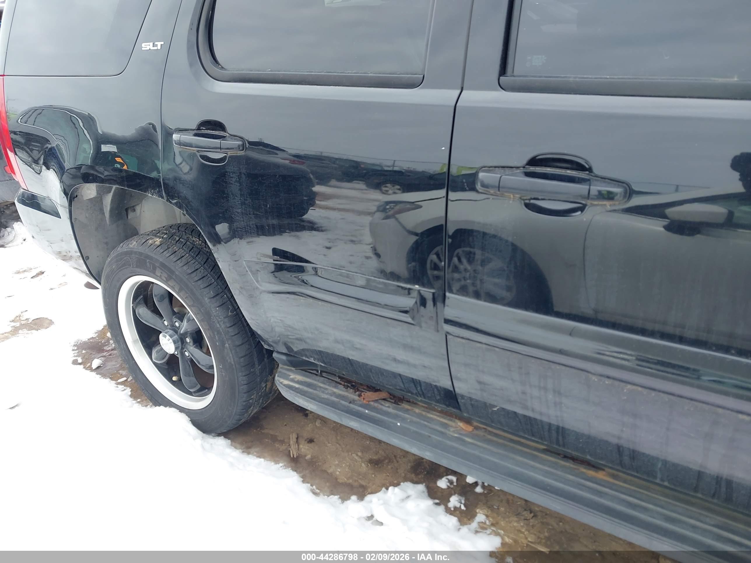 GMC YUKON image 6