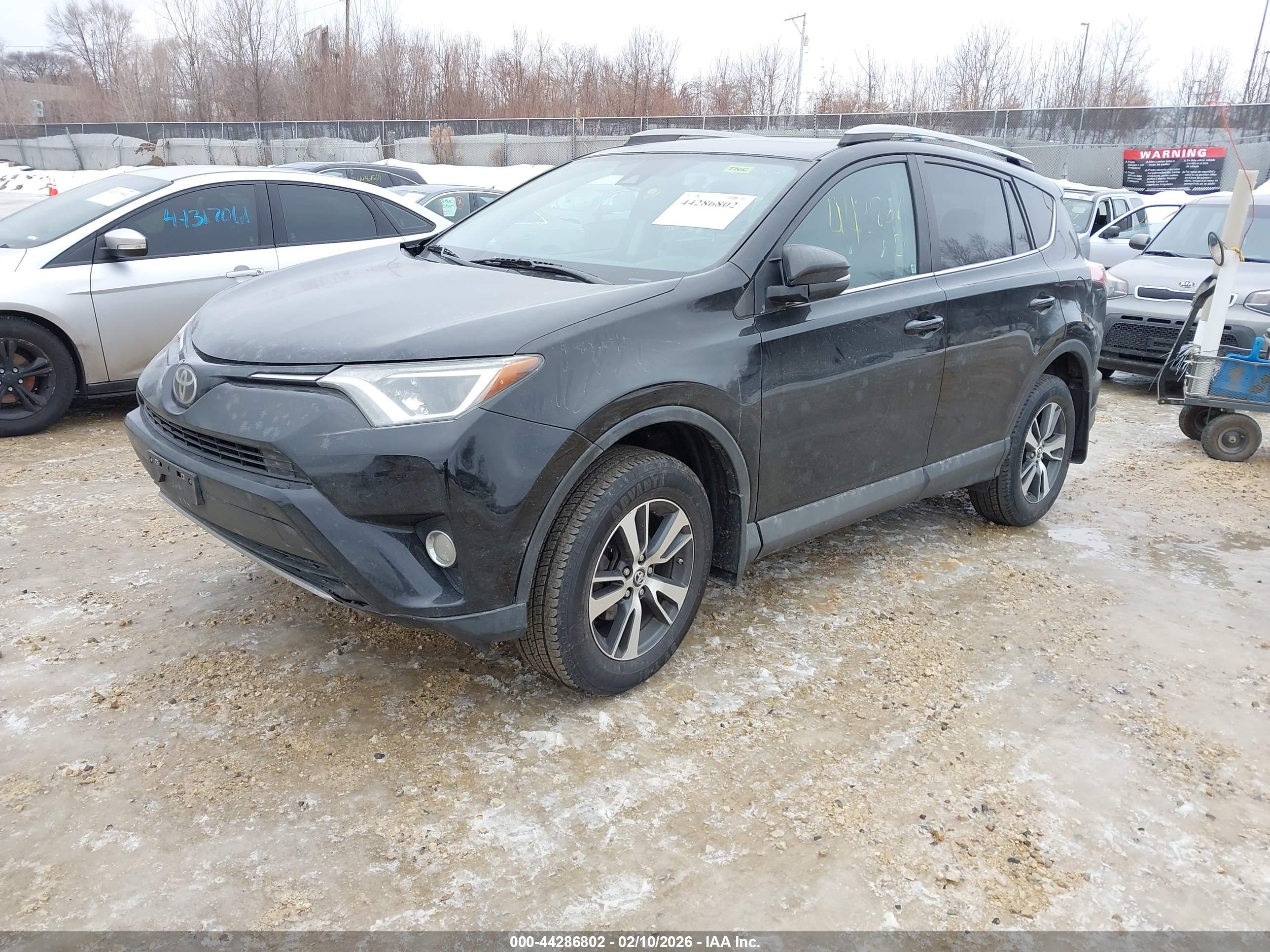 TOYOTA RAV4 image 2