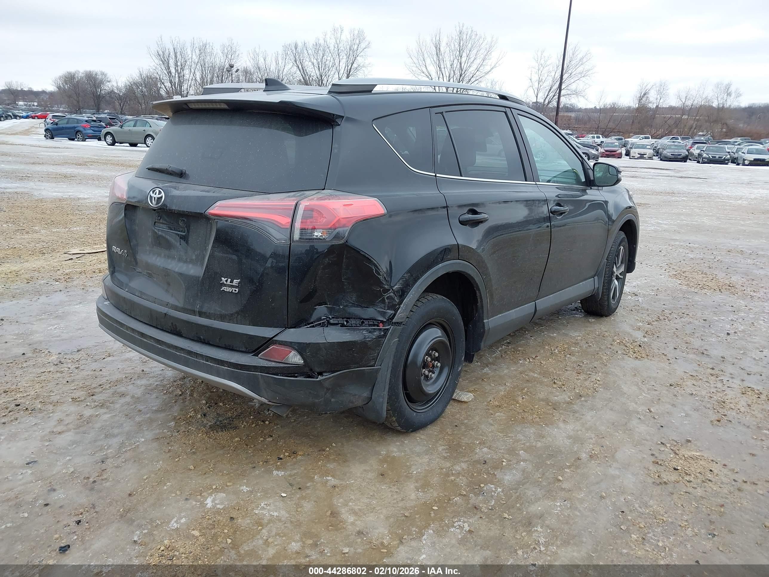 TOYOTA RAV4 image 4
