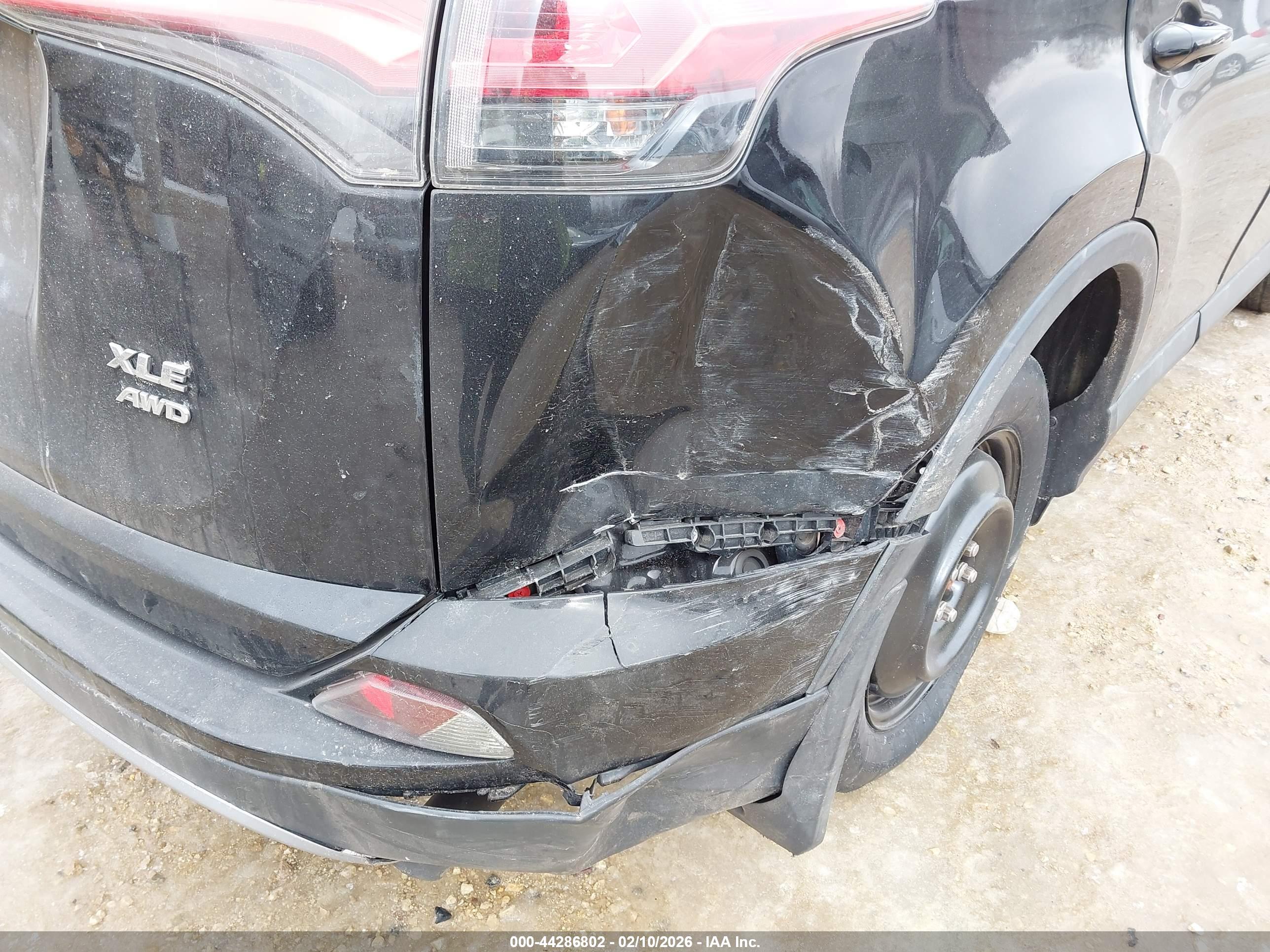 TOYOTA RAV4 image 6
