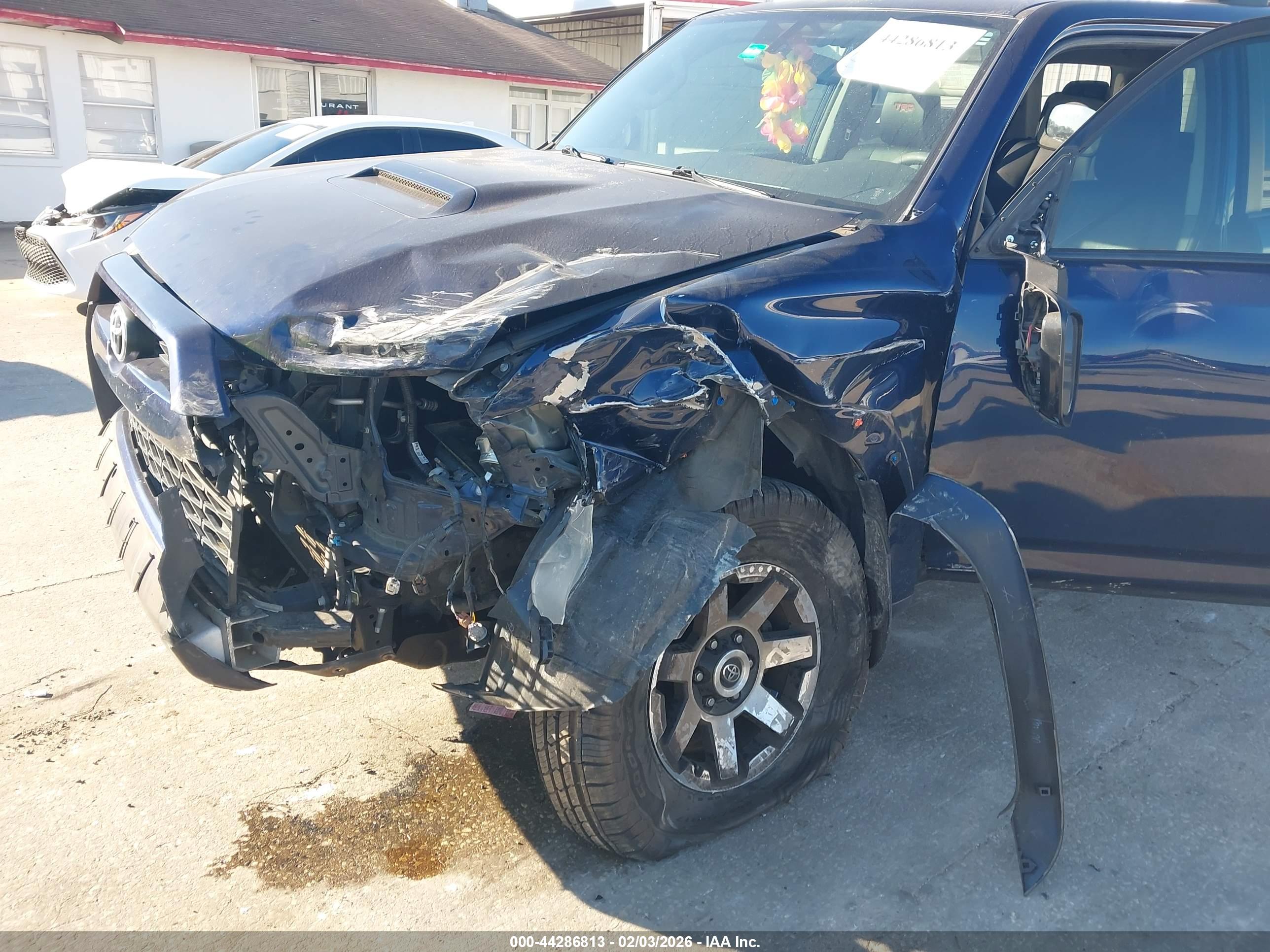 TOYOTA 4RUNNER image 6