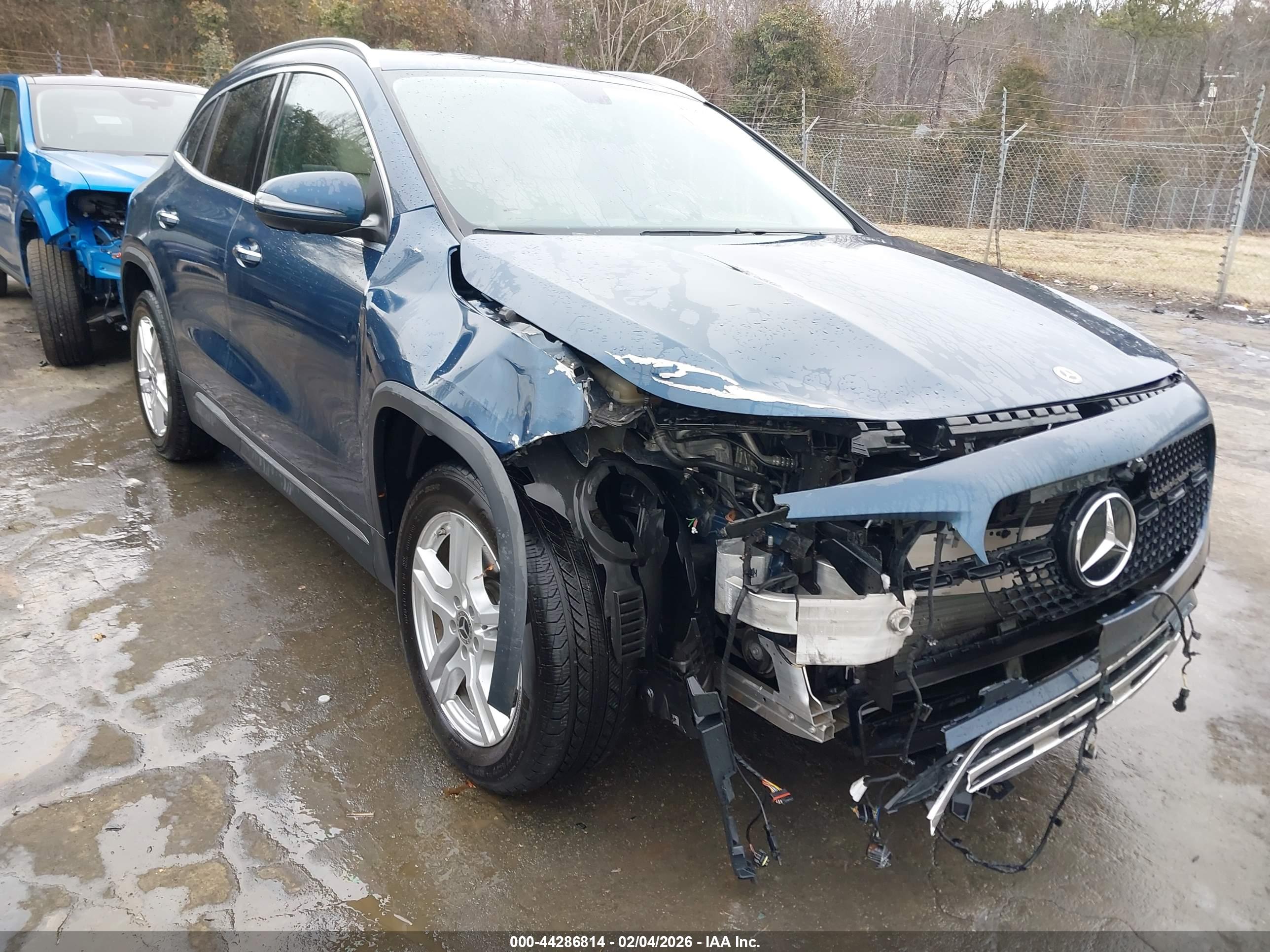 MERCEDES-BENZ GLA image 6