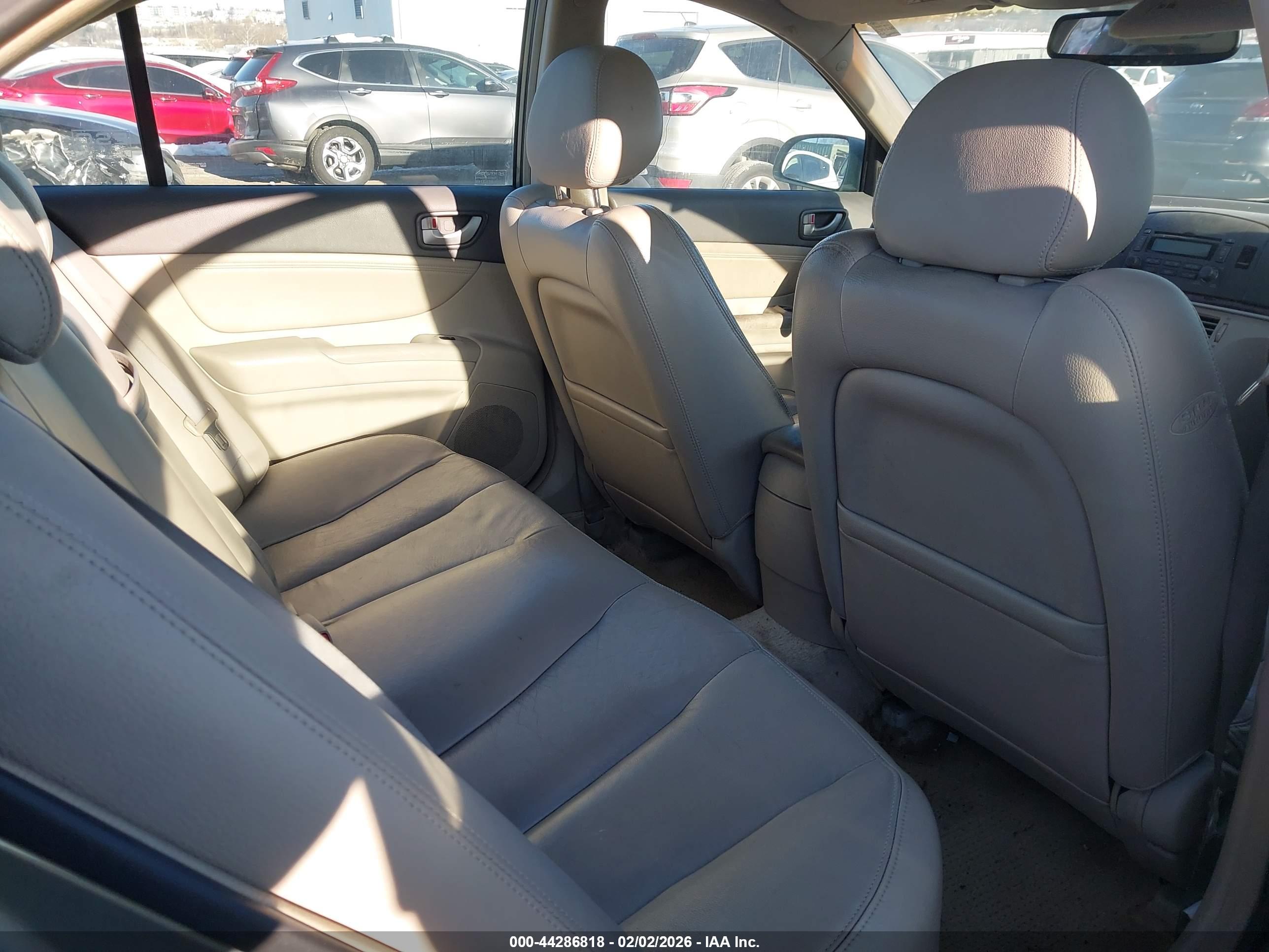 HYUNDAI SONATA image 8