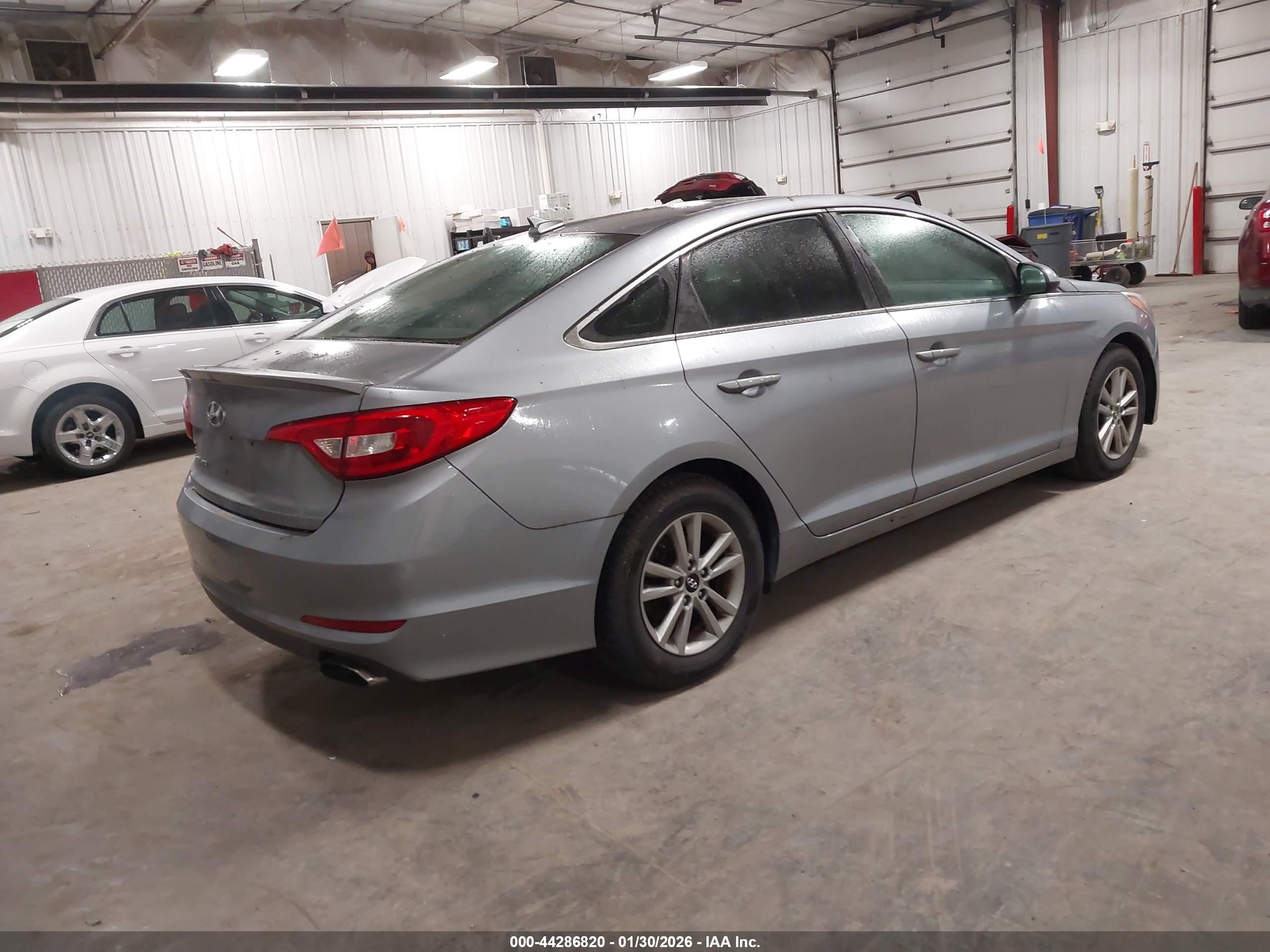 HYUNDAI SONATA image 4