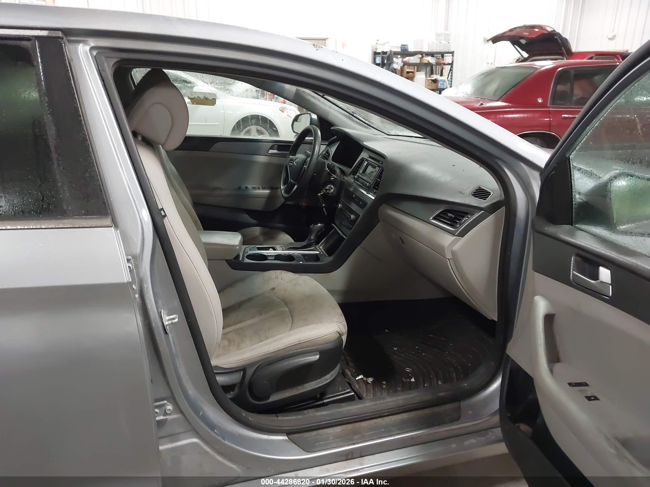 HYUNDAI SONATA image 5