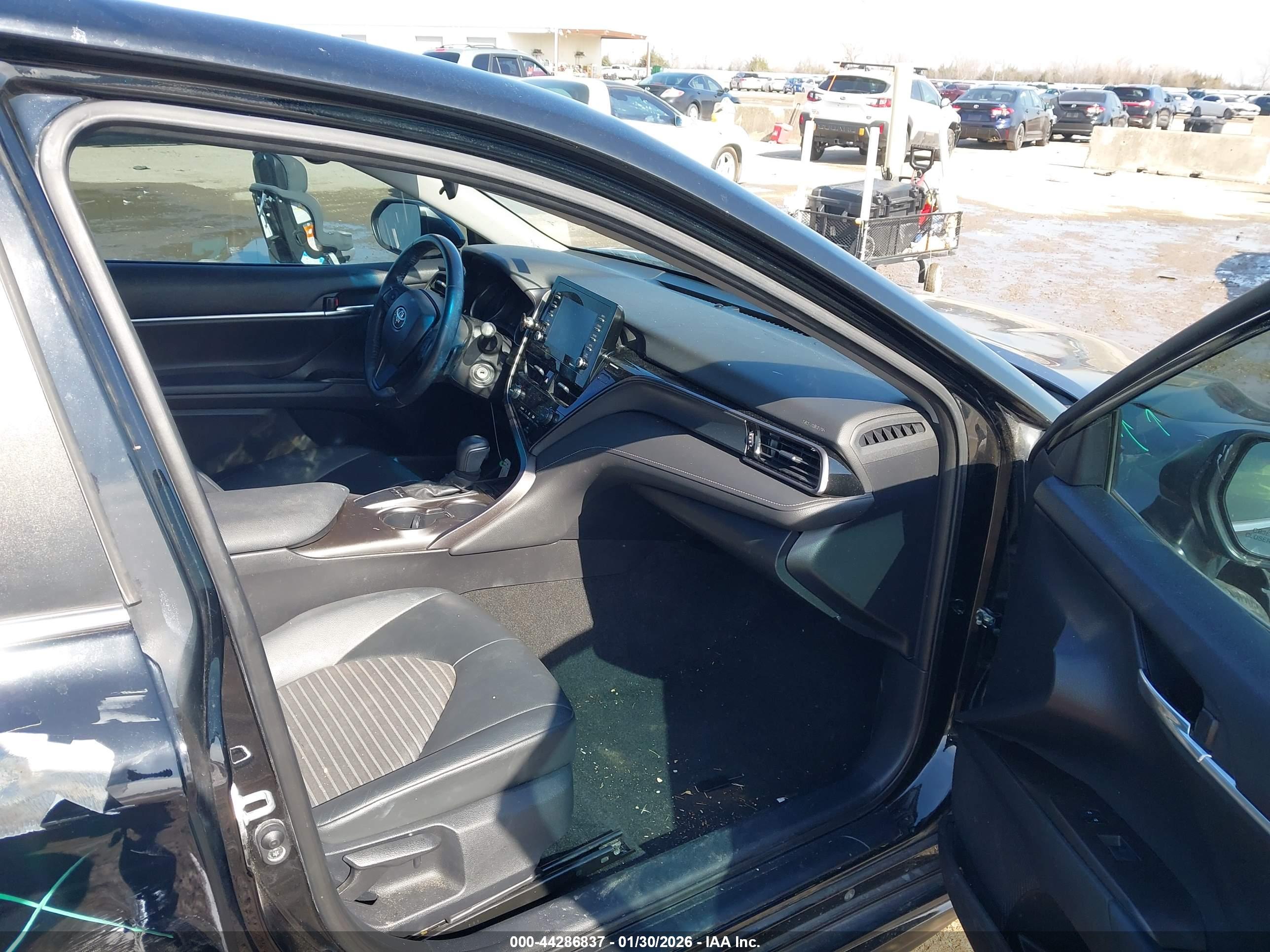 TOYOTA CAMRY image 5