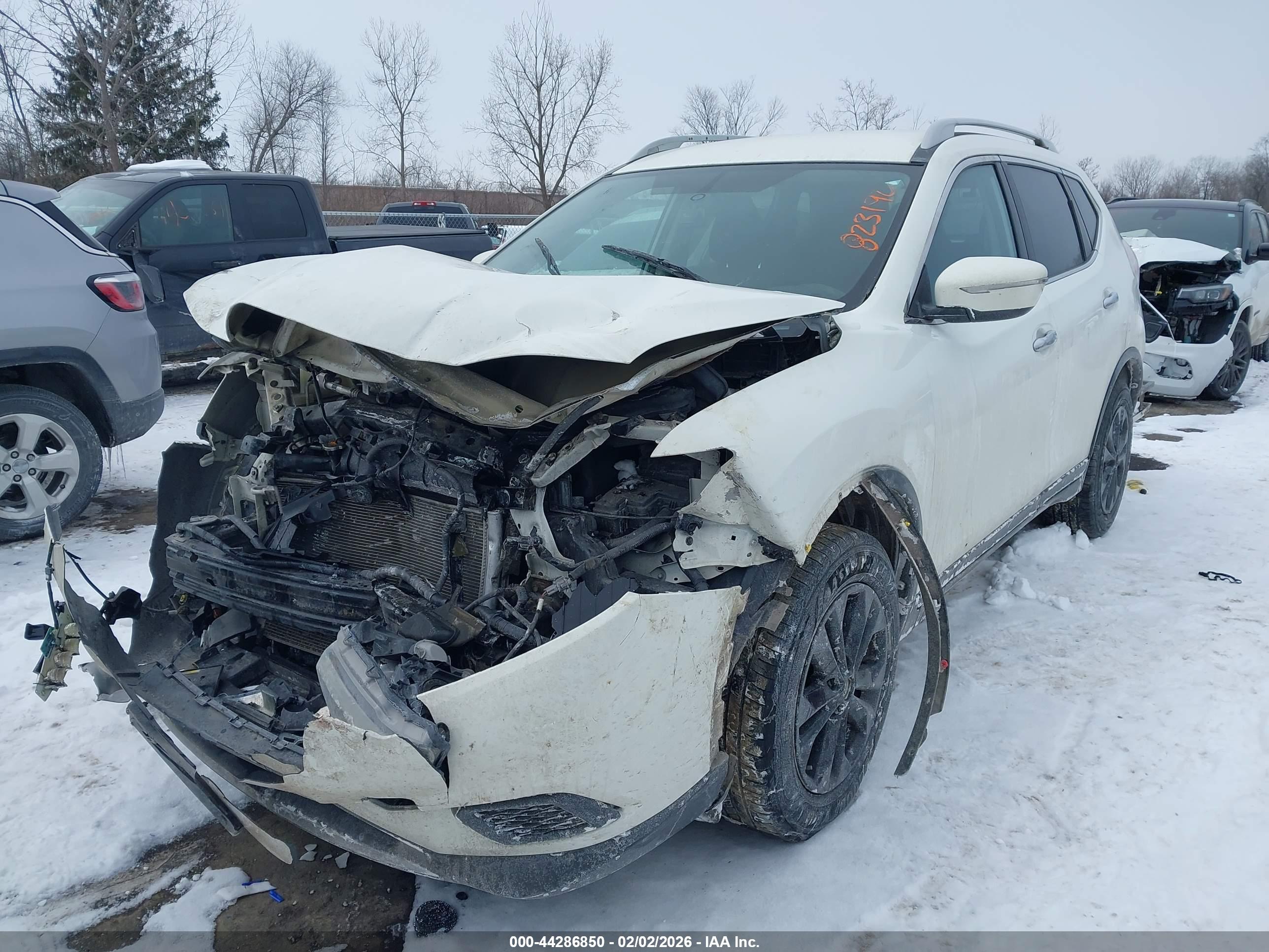 NISSAN ROGUE image 2