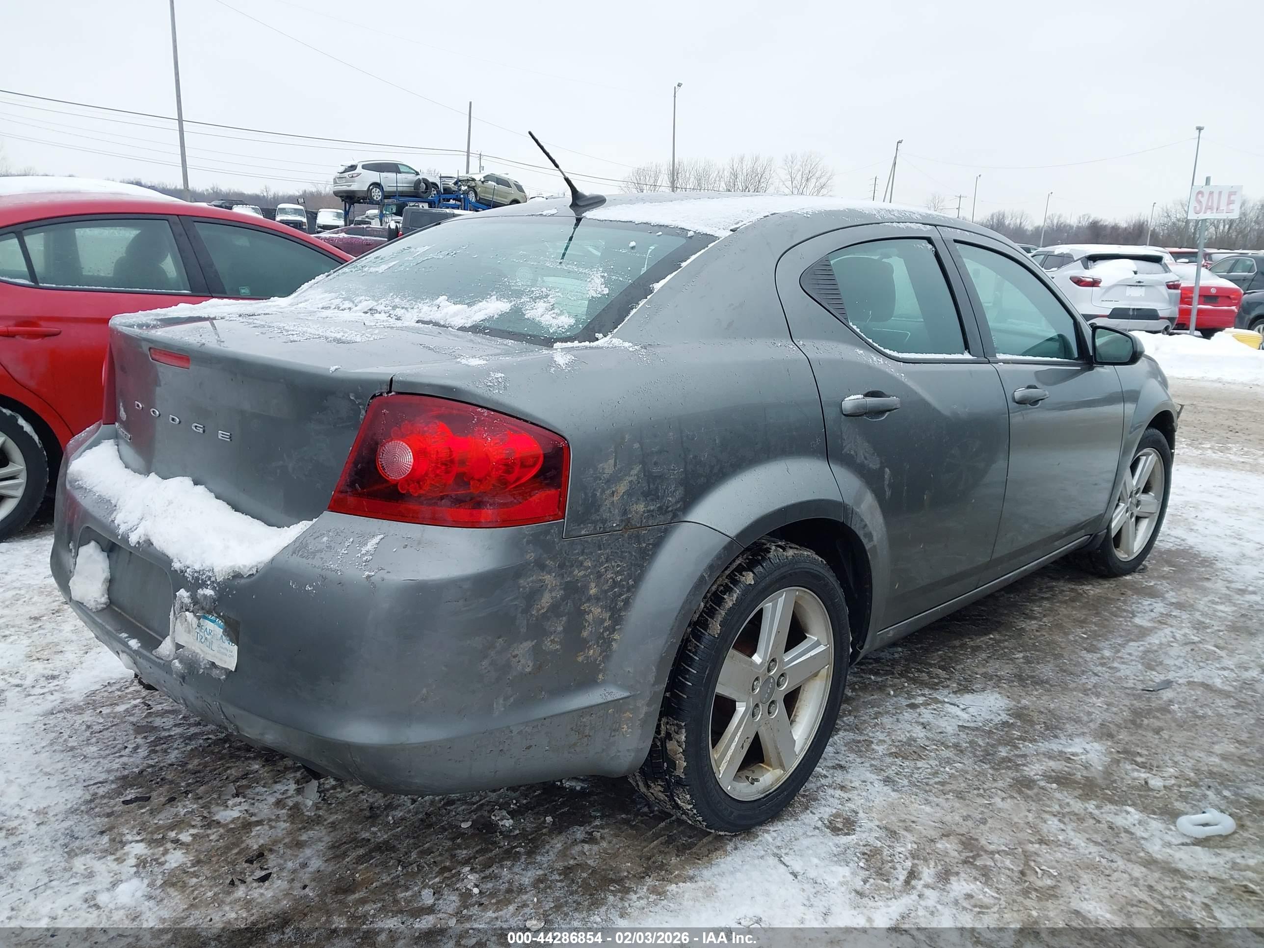 DODGE AVENGER image 4