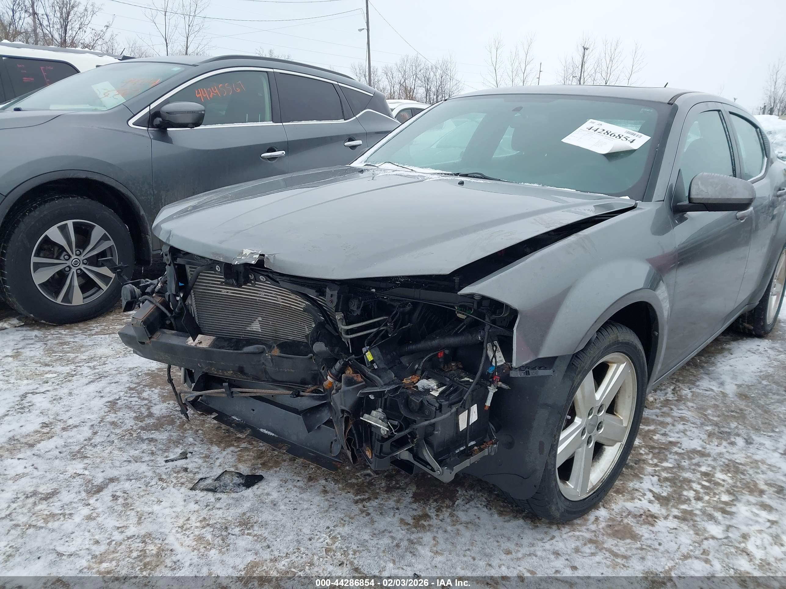 DODGE AVENGER image 6
