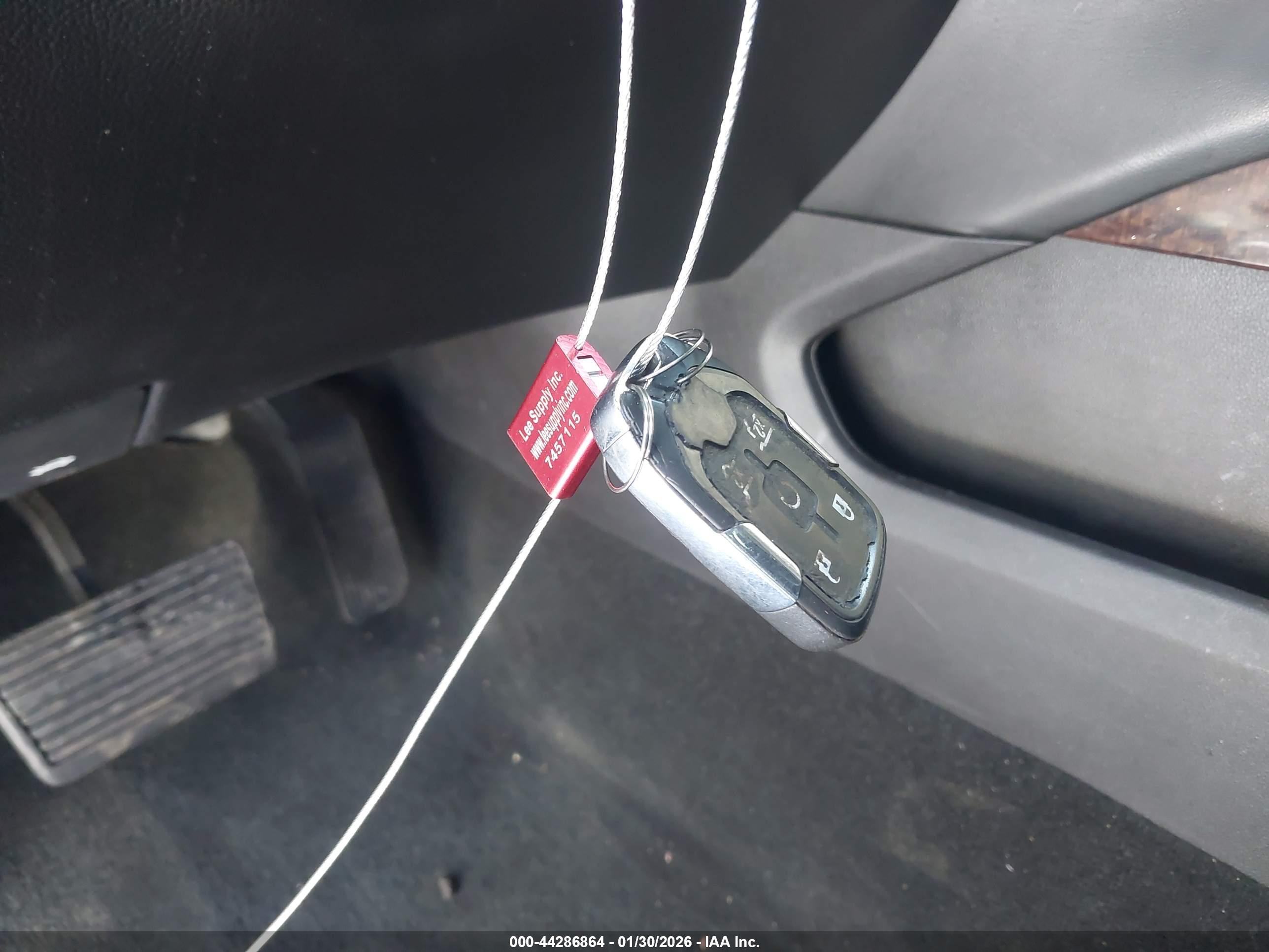 GMC YUKON image 11