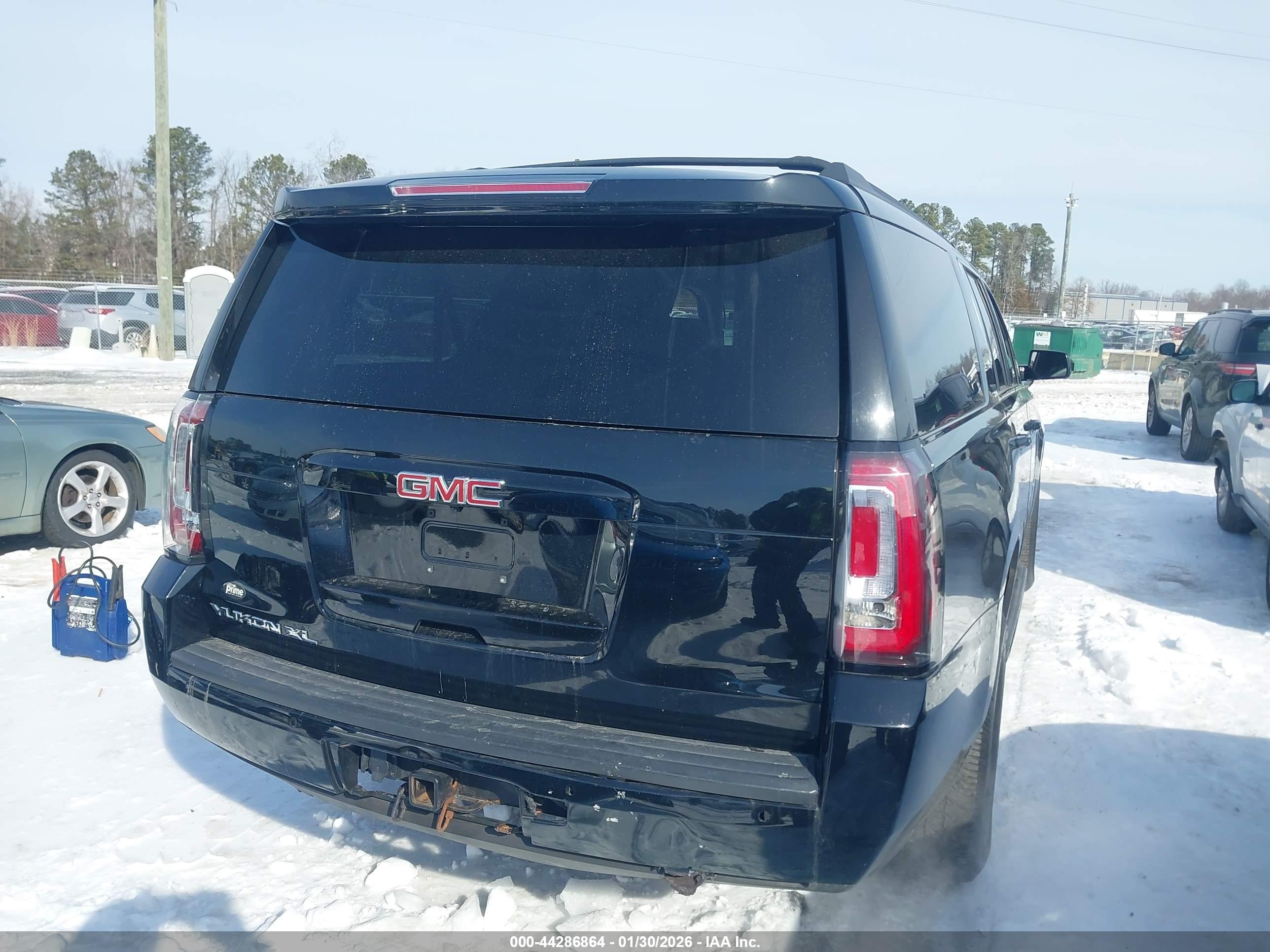 GMC YUKON image 4