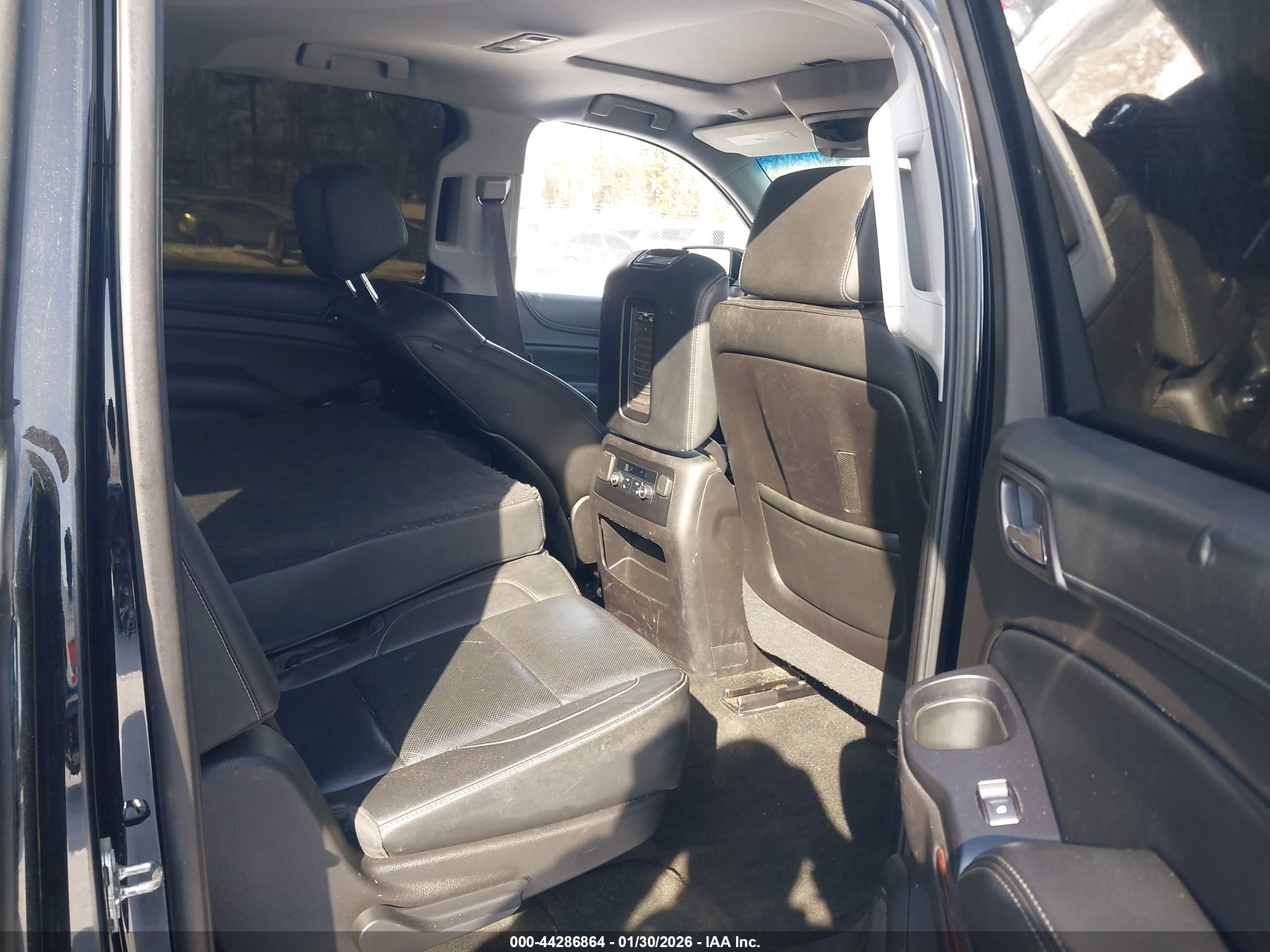 GMC YUKON image 8