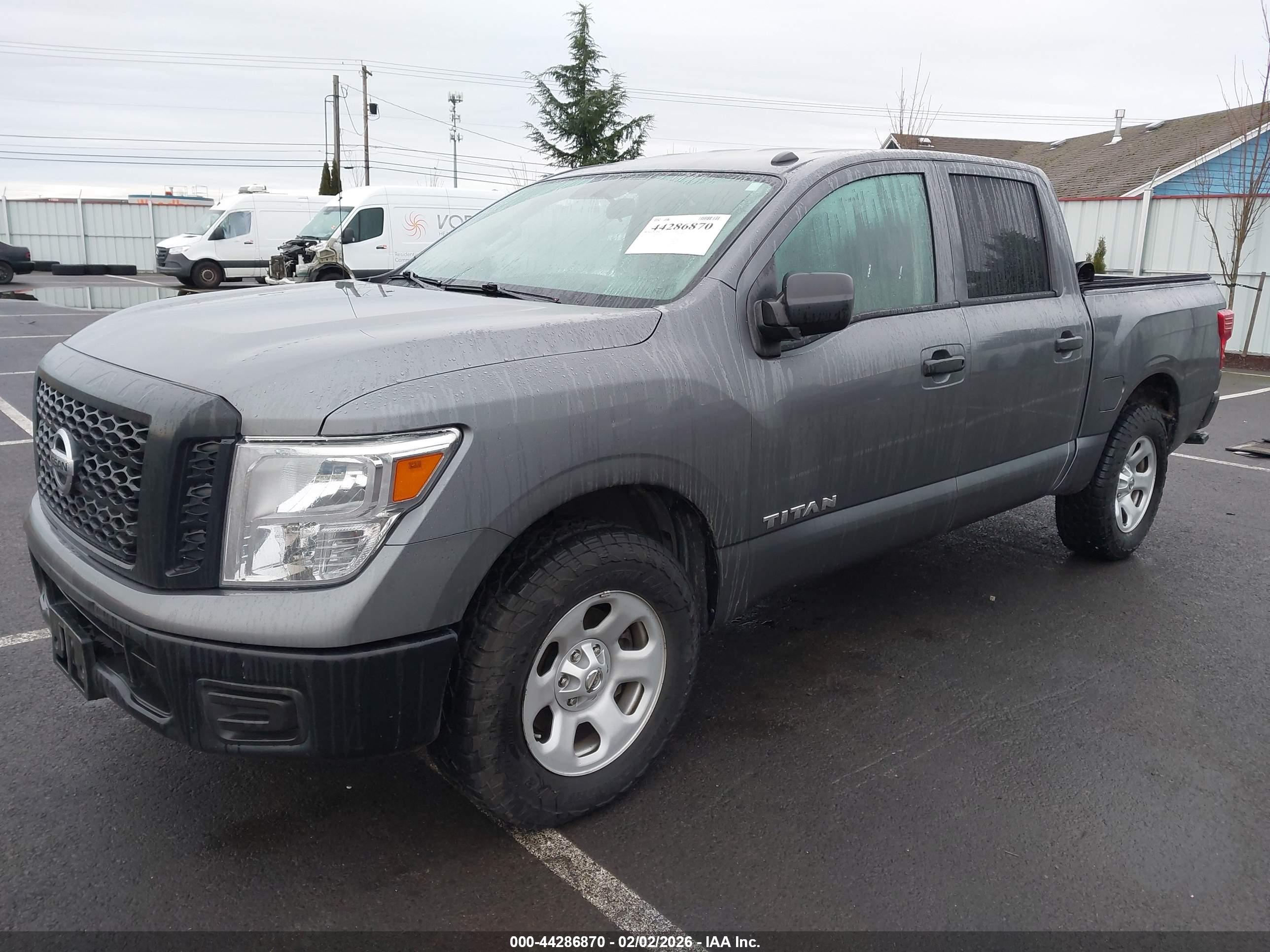 NISSAN TITAN image 2