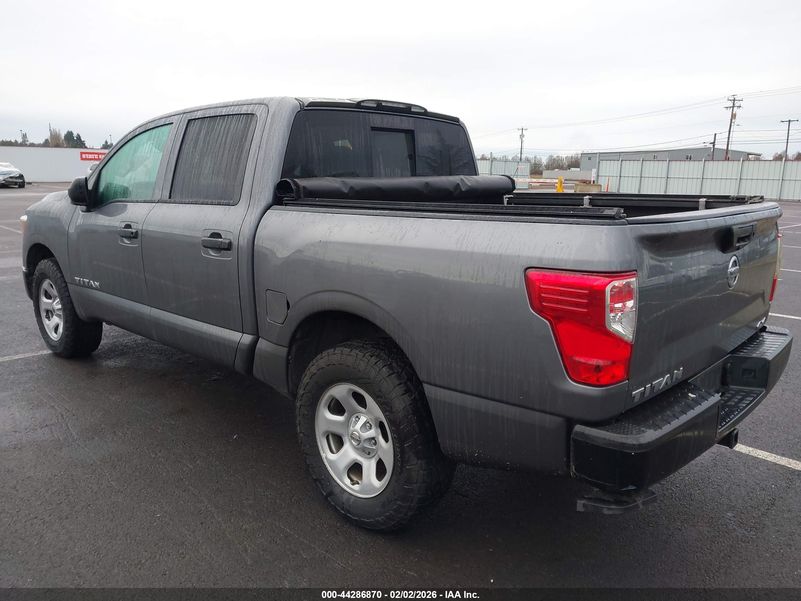NISSAN TITAN image 3