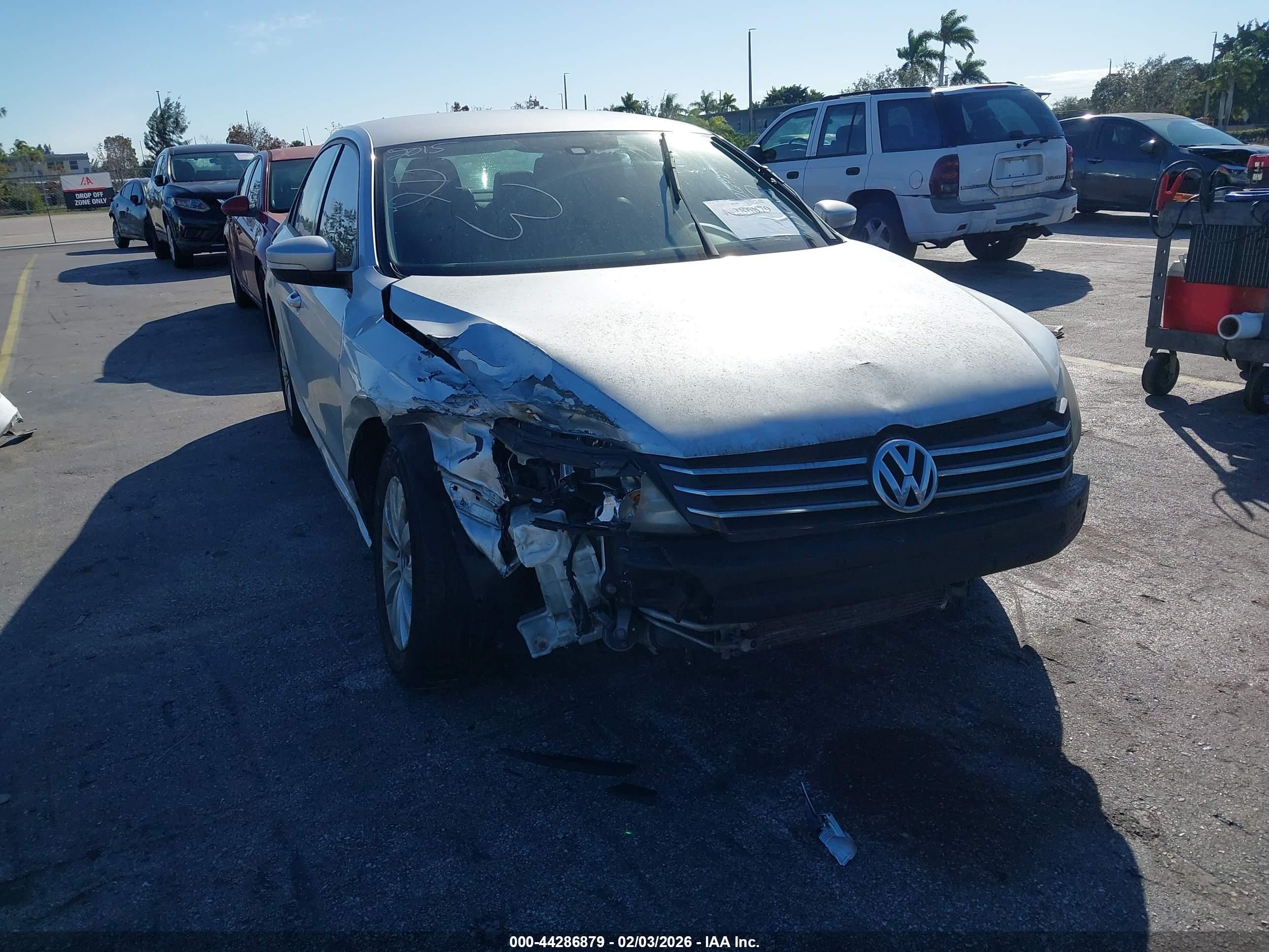 VOLKSWAGEN PASSAT image 6