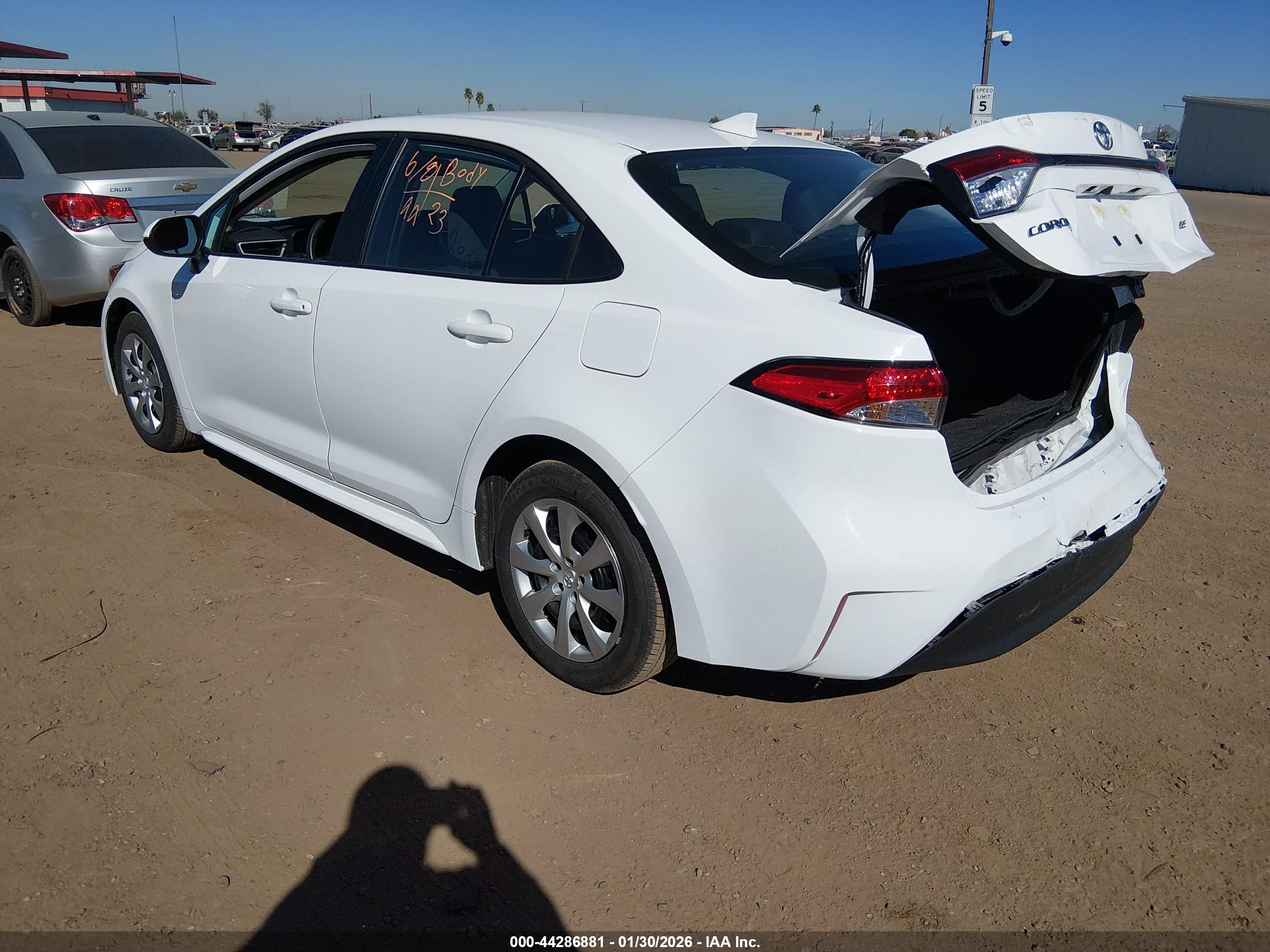 TOYOTA COROLLA image 3