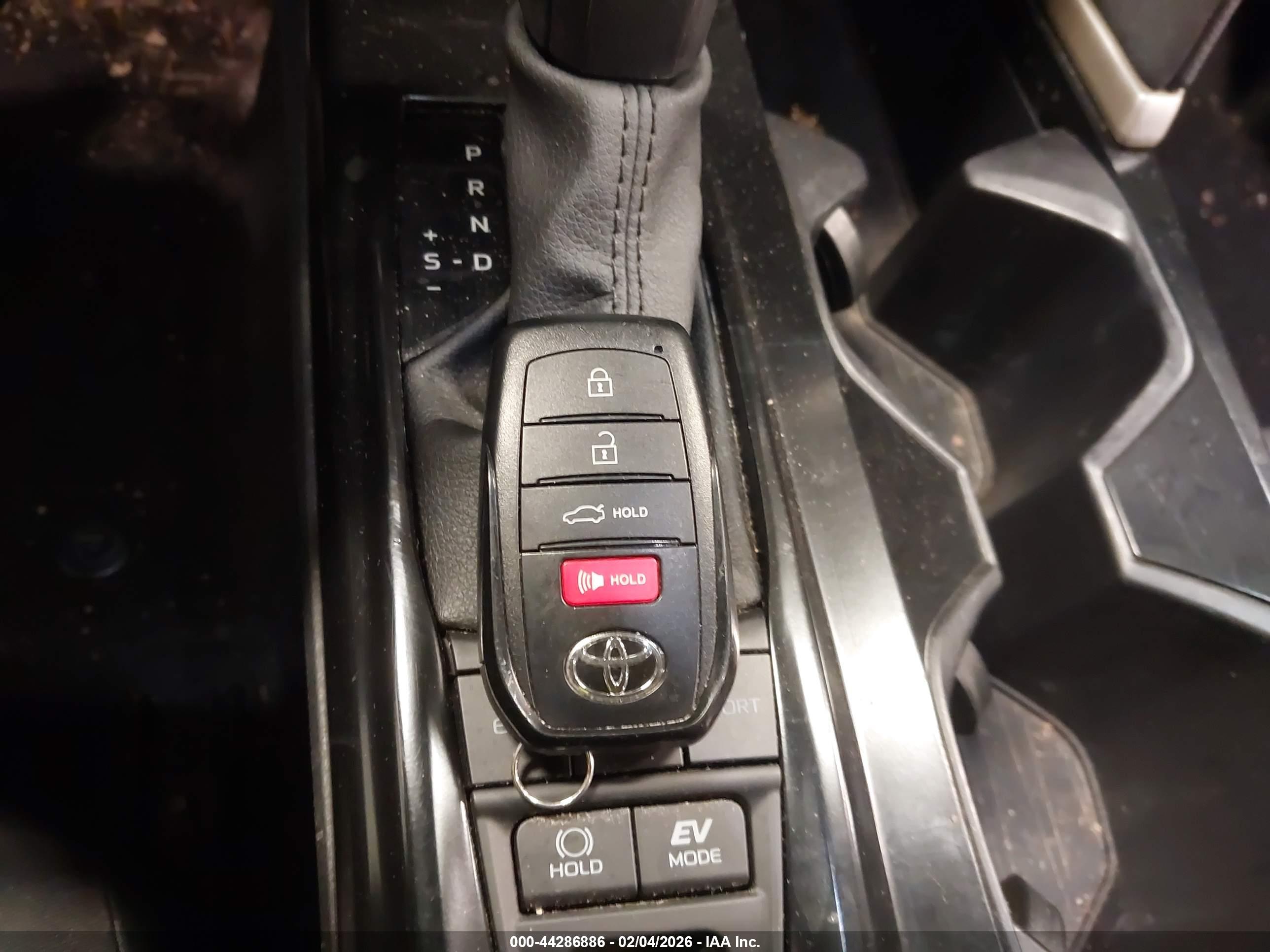 TOYOTA CAMRY image 11