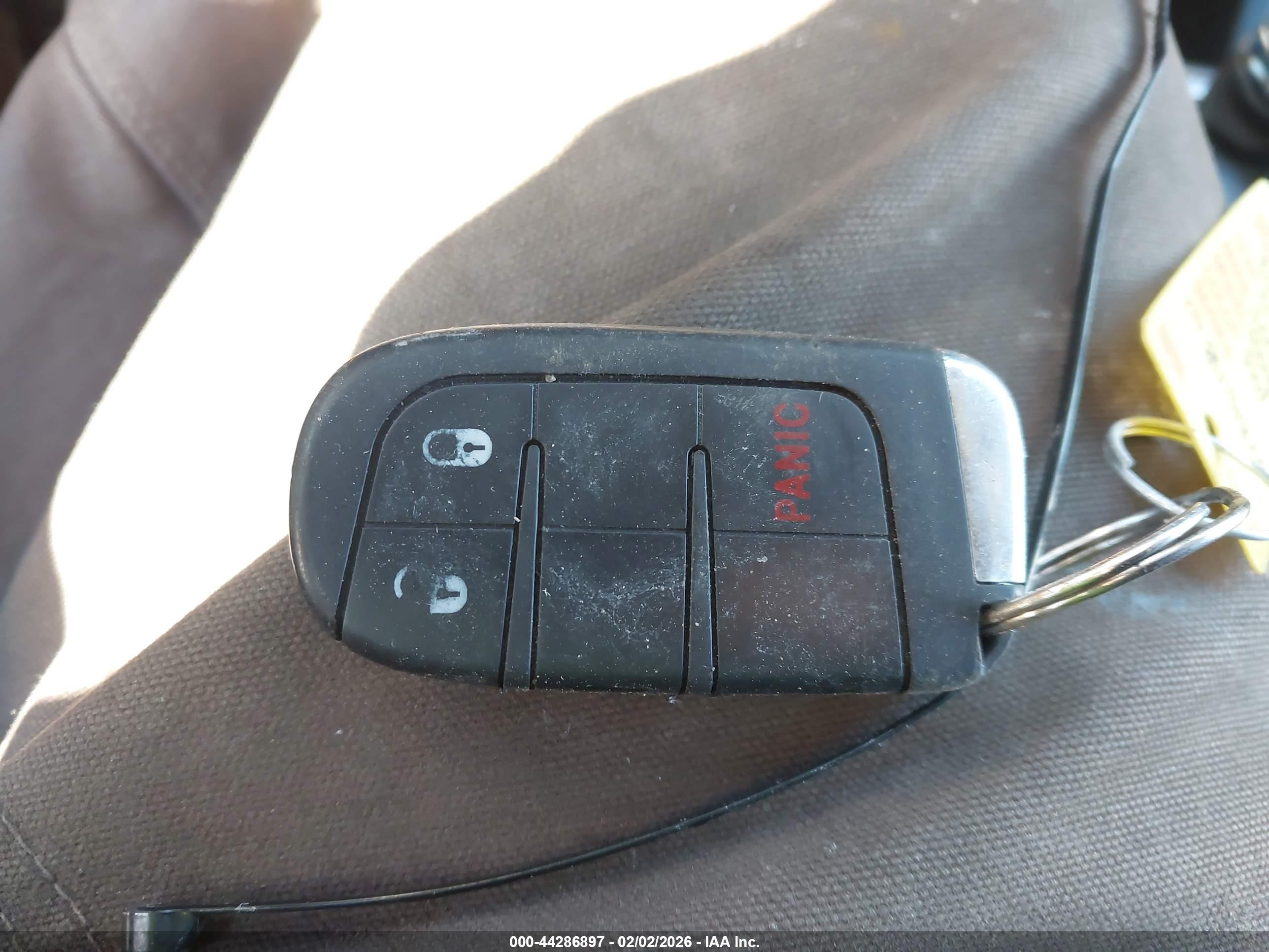 JEEP RENEGADE image 11