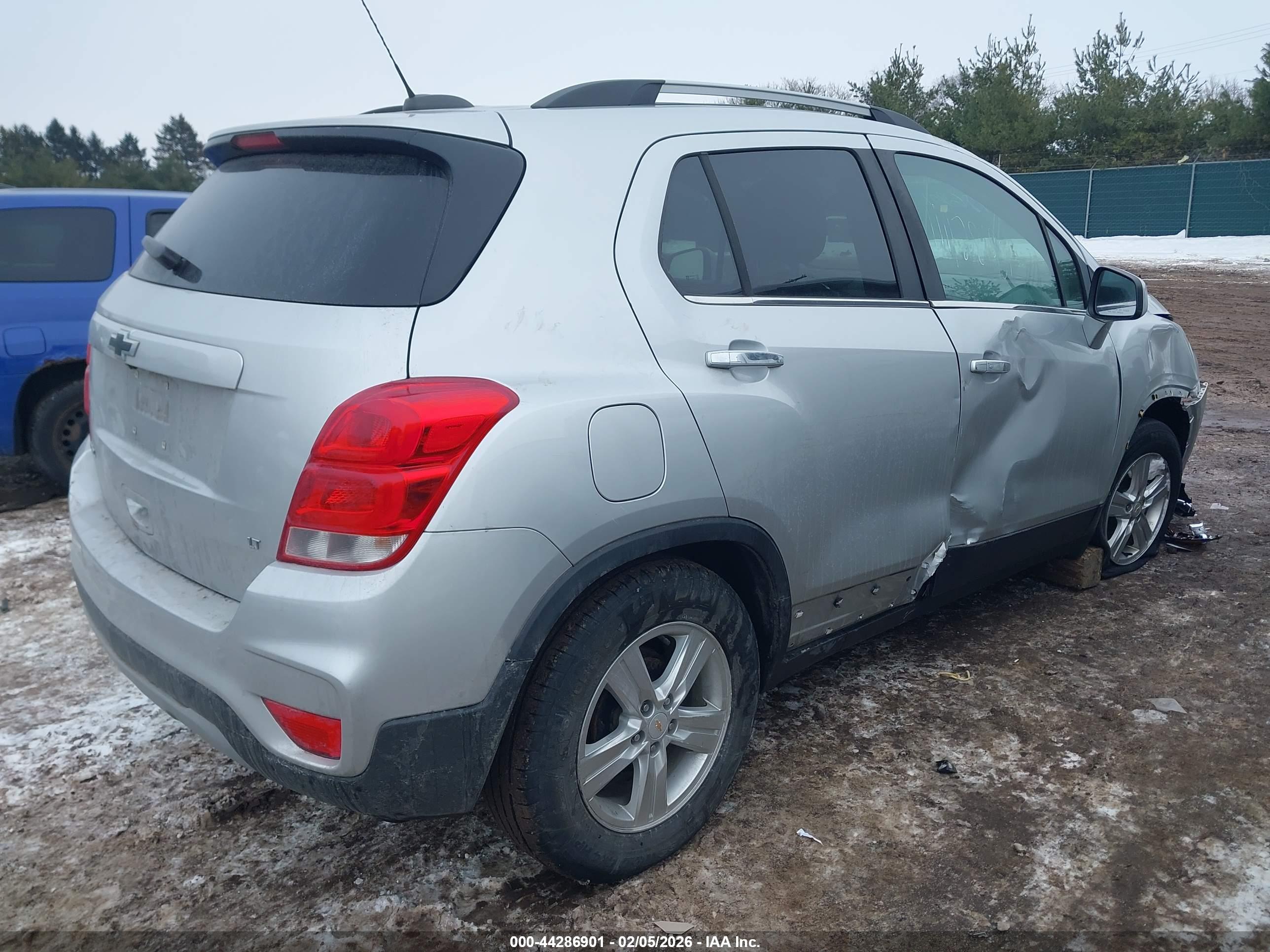 CHEVROLET TRAX image 4