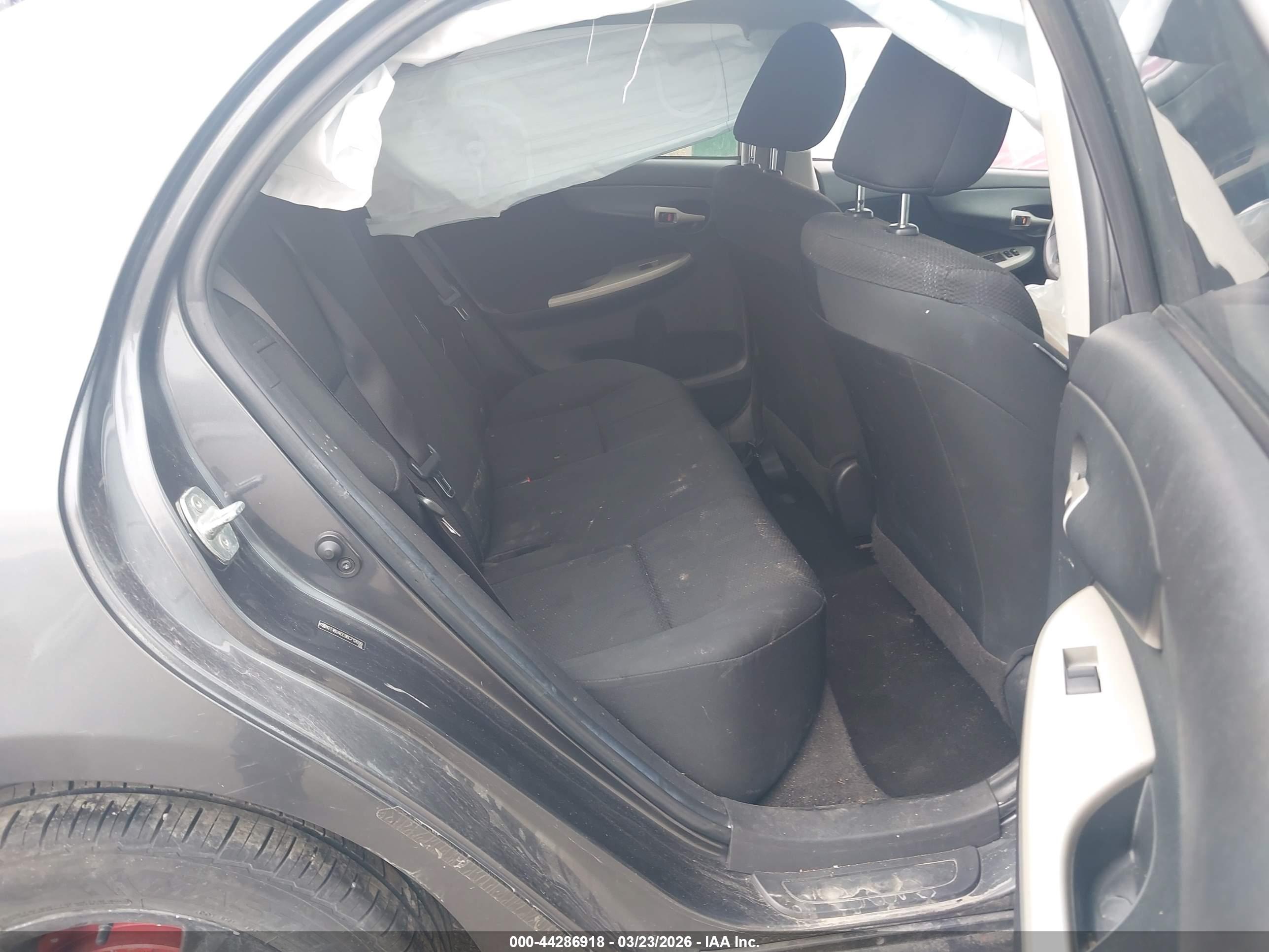 TOYOTA COROLLA image 8