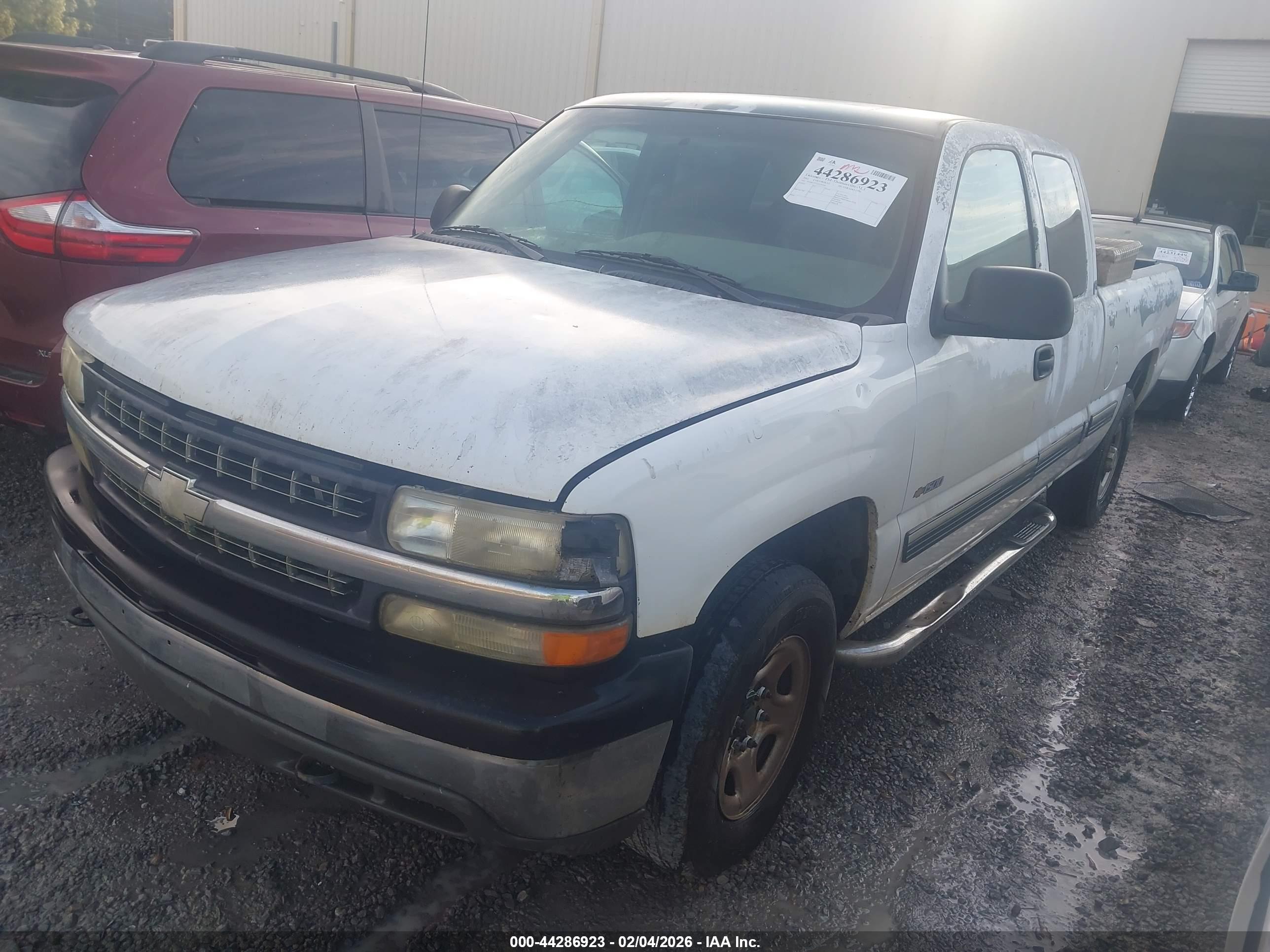 CHEVROLET SILVERADO image 2