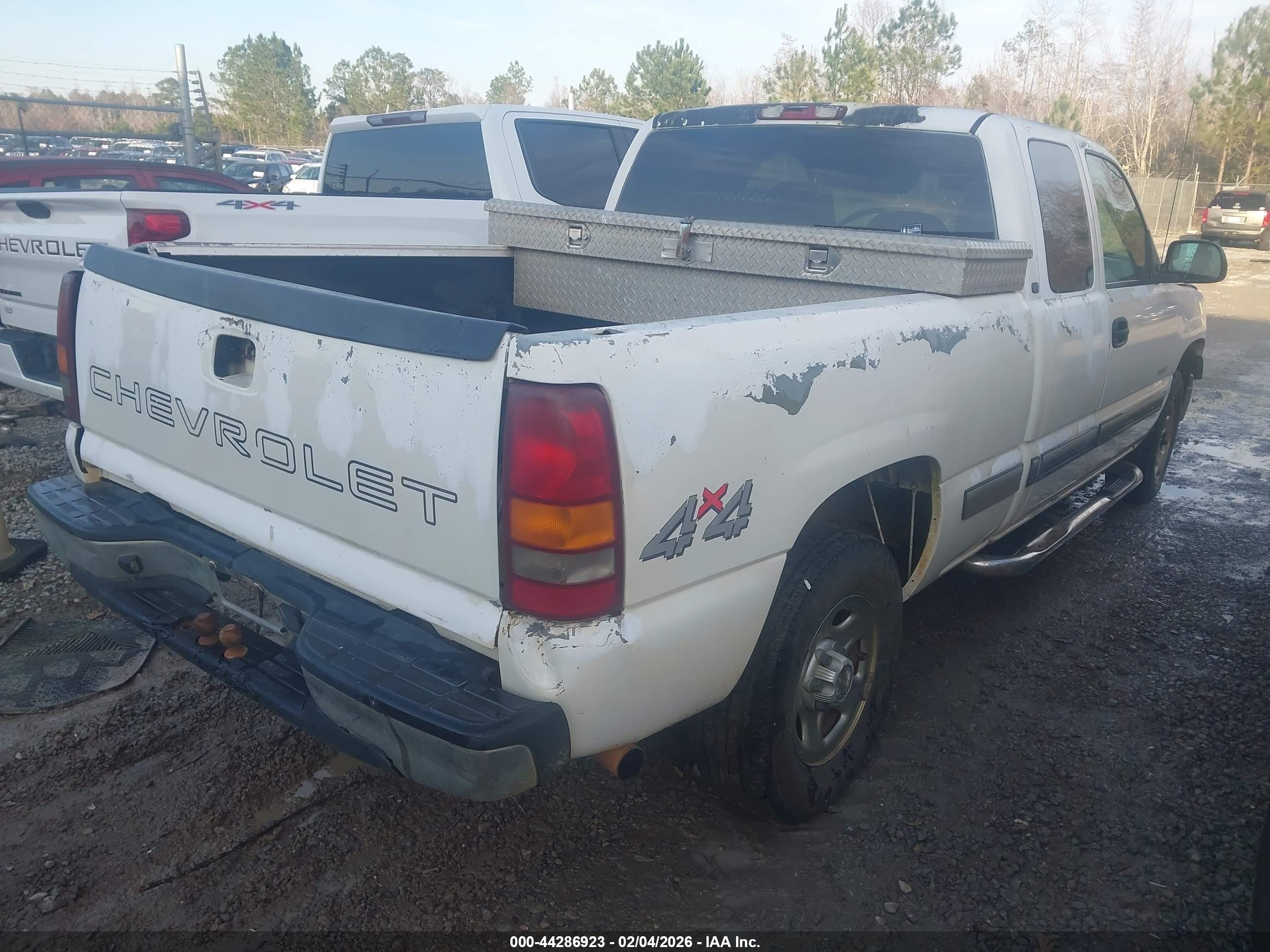 CHEVROLET SILVERADO image 4