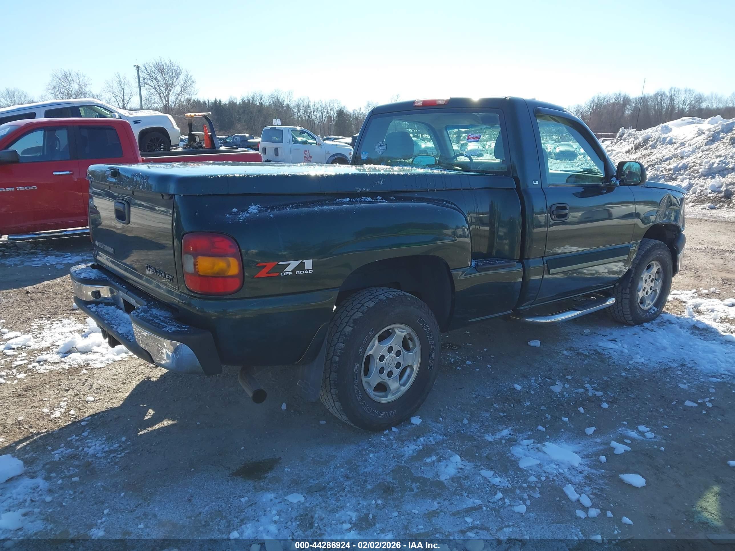 CHEVROLET SILVERADO image 4