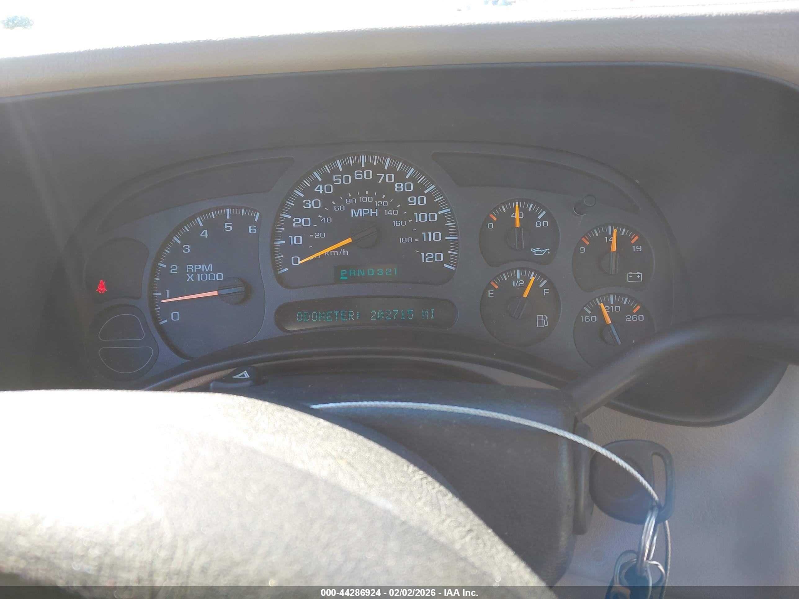 CHEVROLET SILVERADO image 7