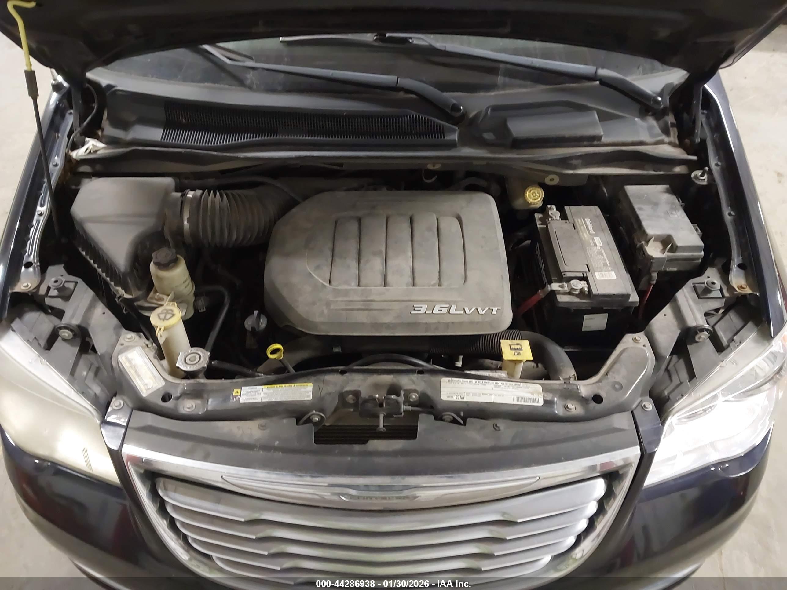CHRYSLER TOWN image 10