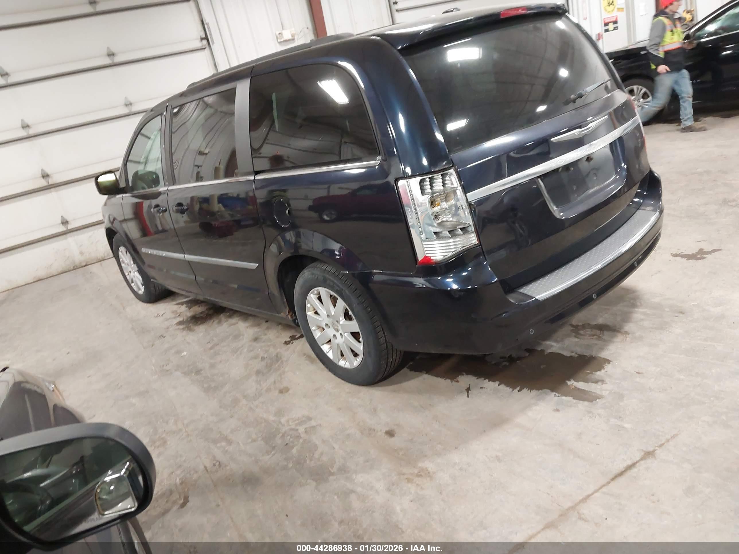 CHRYSLER TOWN image 3