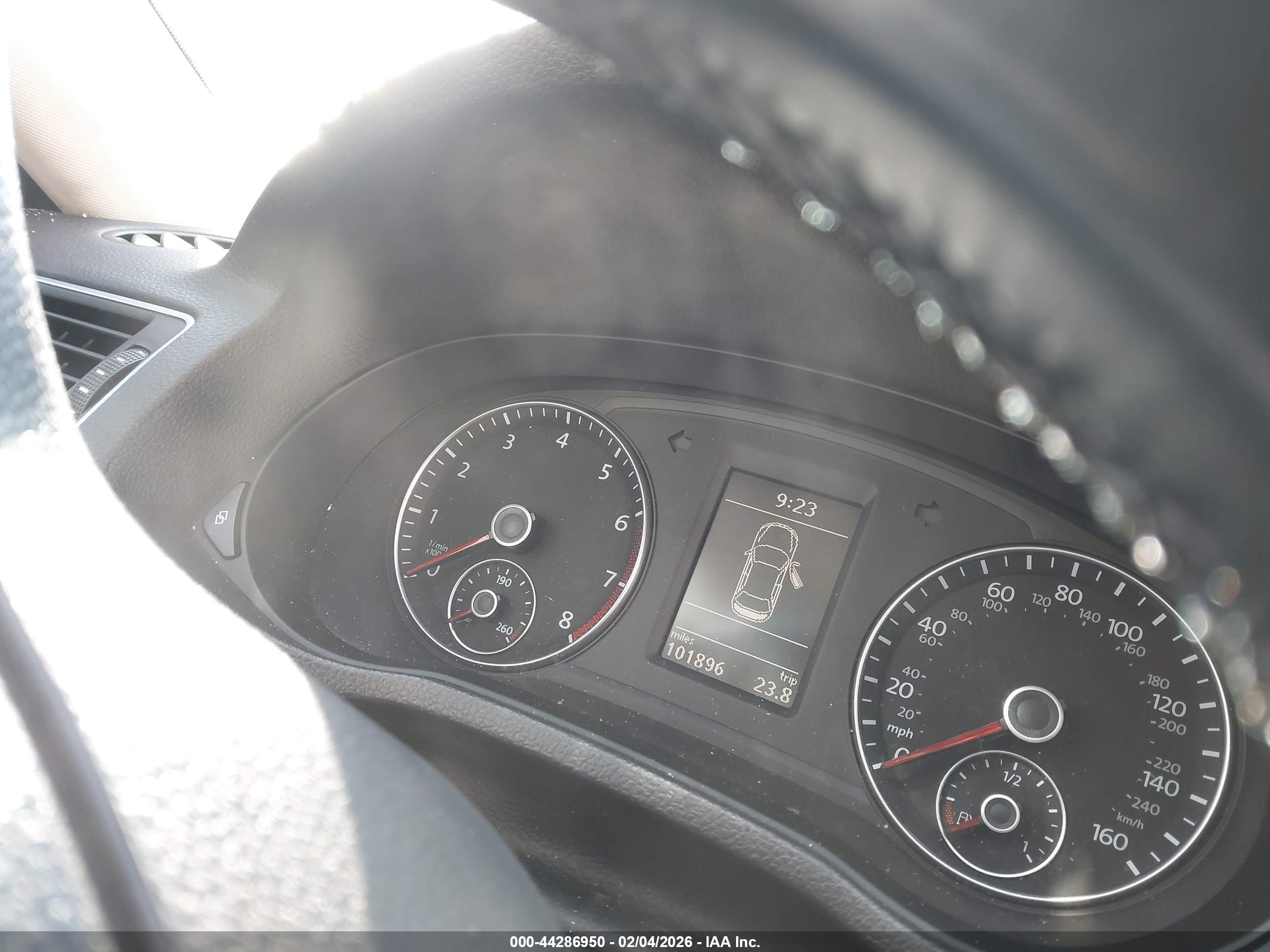 VOLKSWAGEN PASSAT image 7
