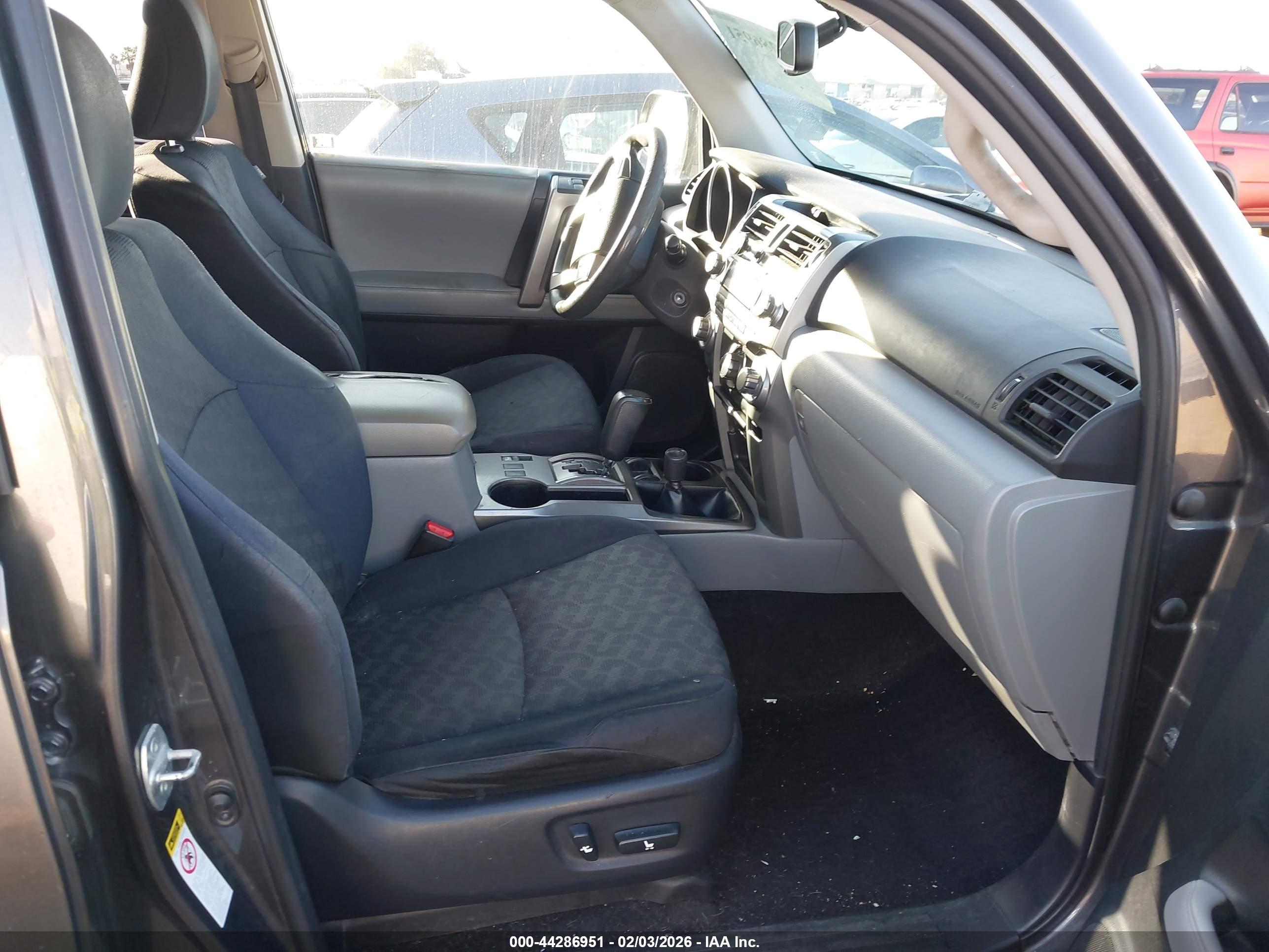 TOYOTA 4RUNNER image 5
