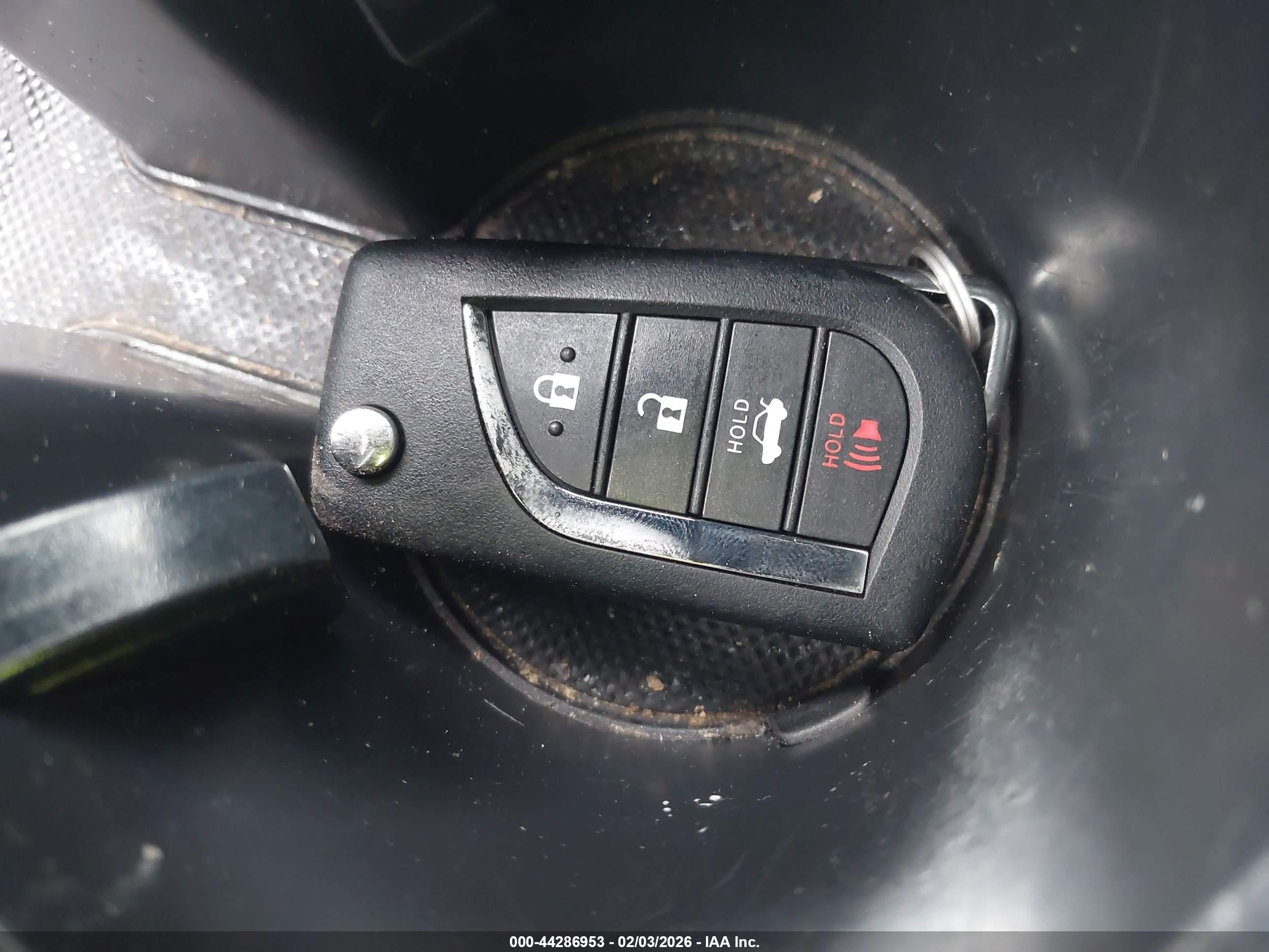 TOYOTA CAMRY image 11
