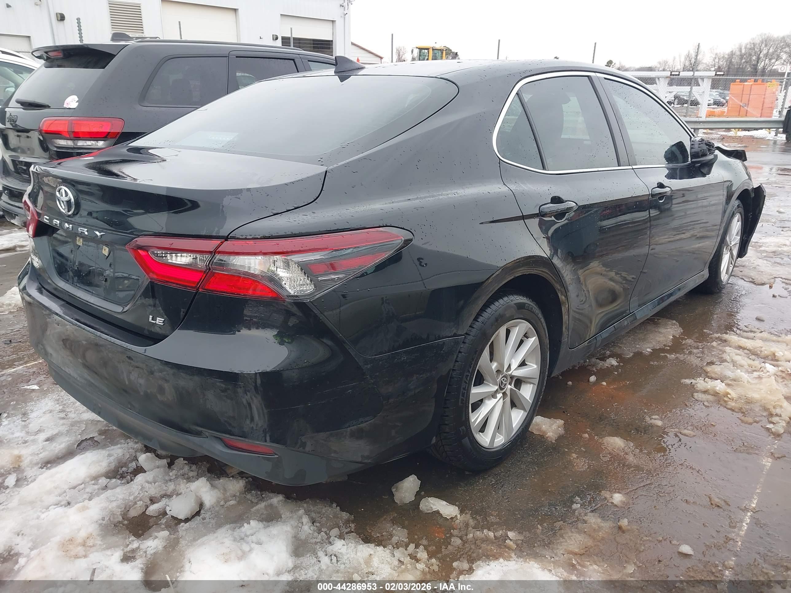 TOYOTA CAMRY image 4