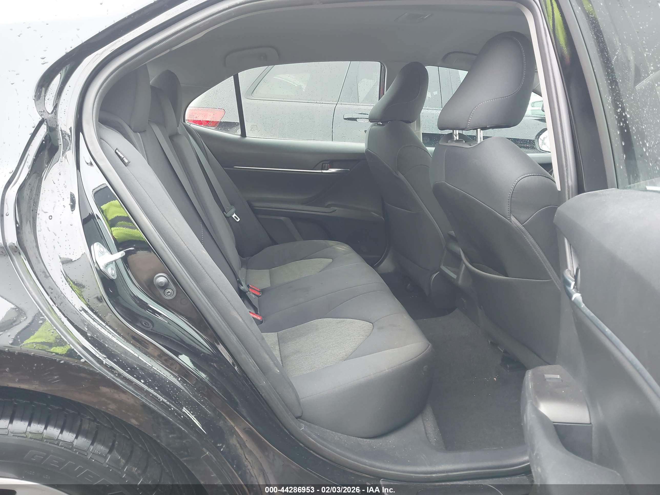 TOYOTA CAMRY image 8