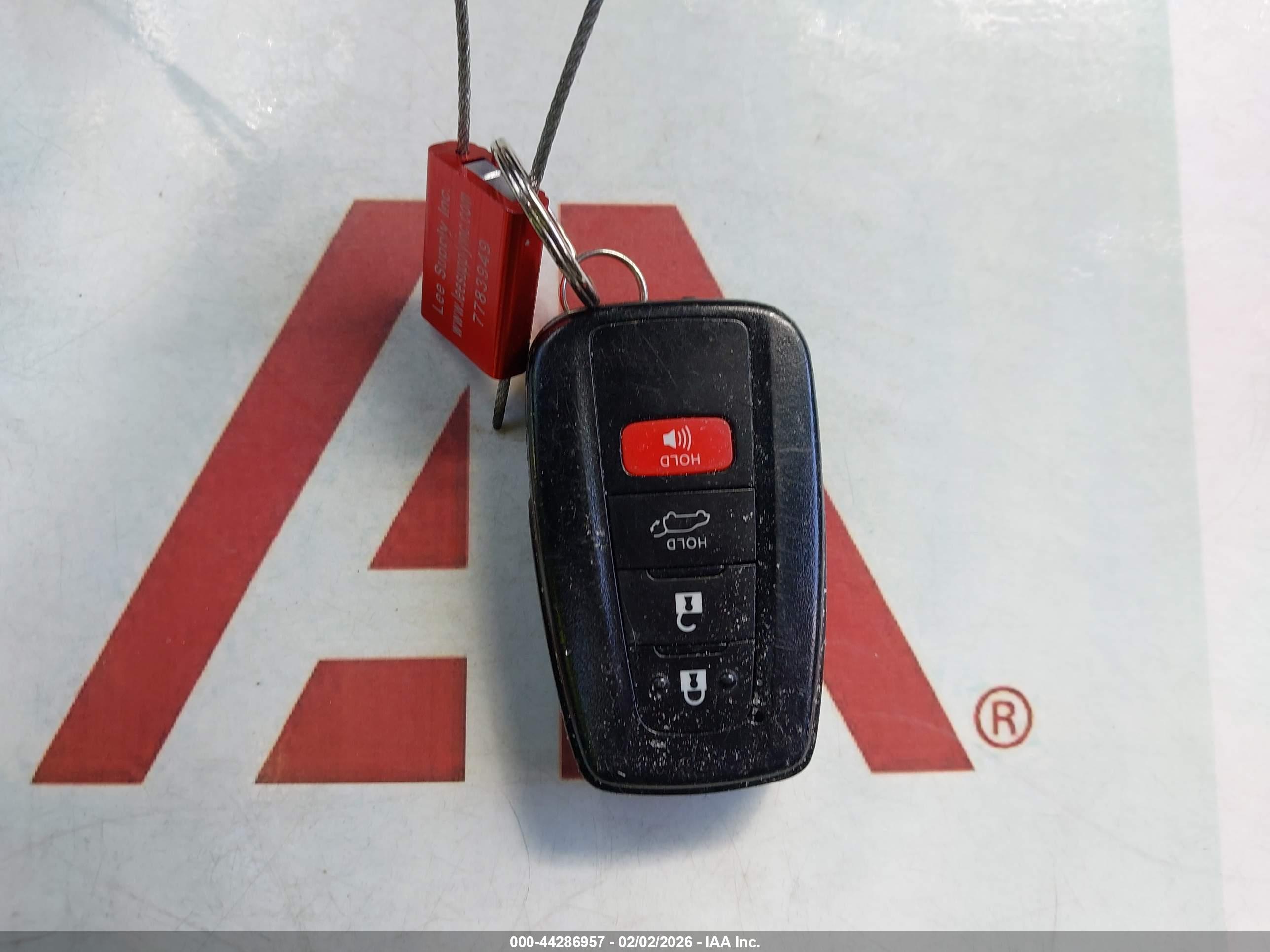 TOYOTA RAV4 image 11