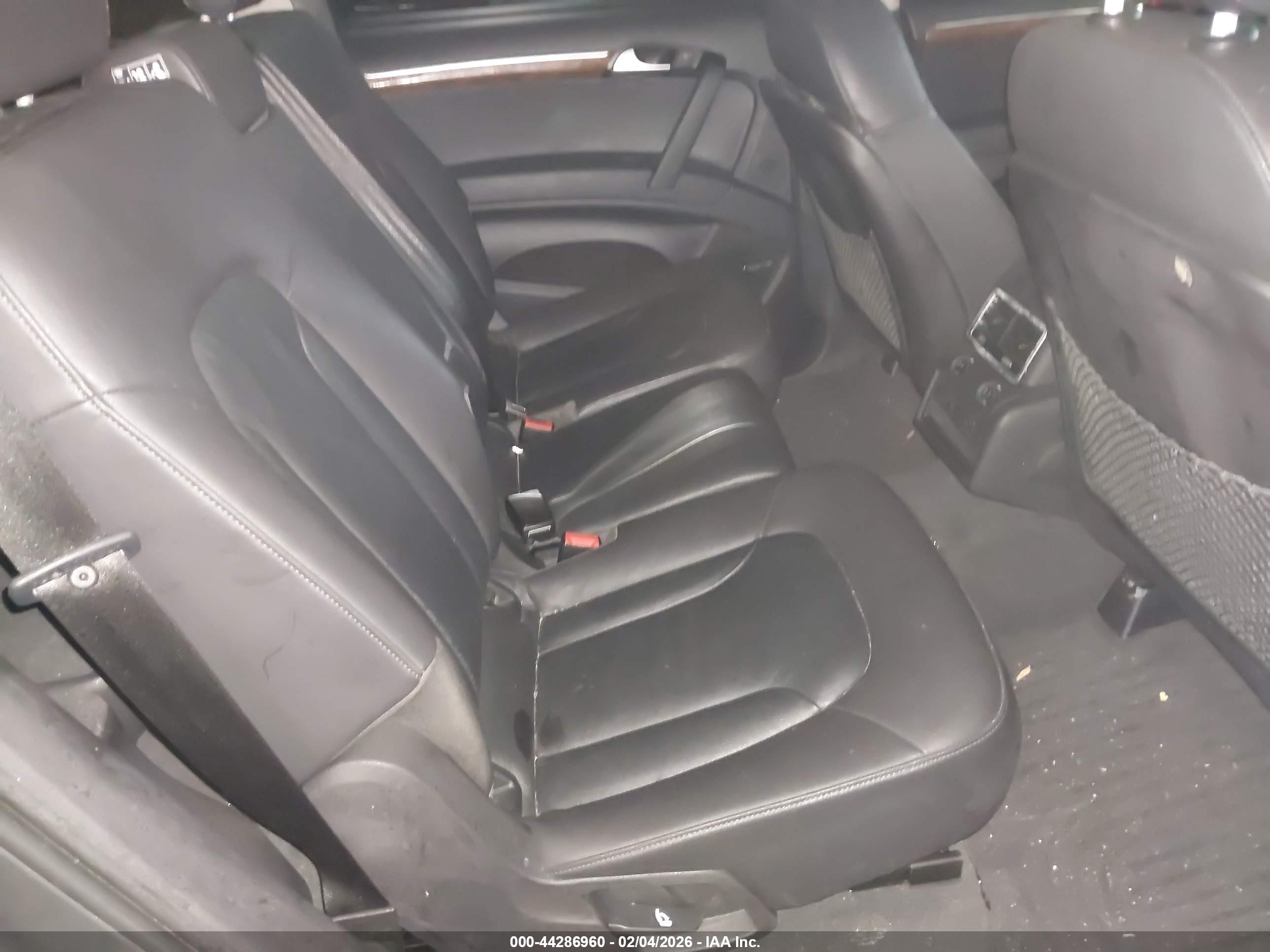 AUDI Q7 image 8