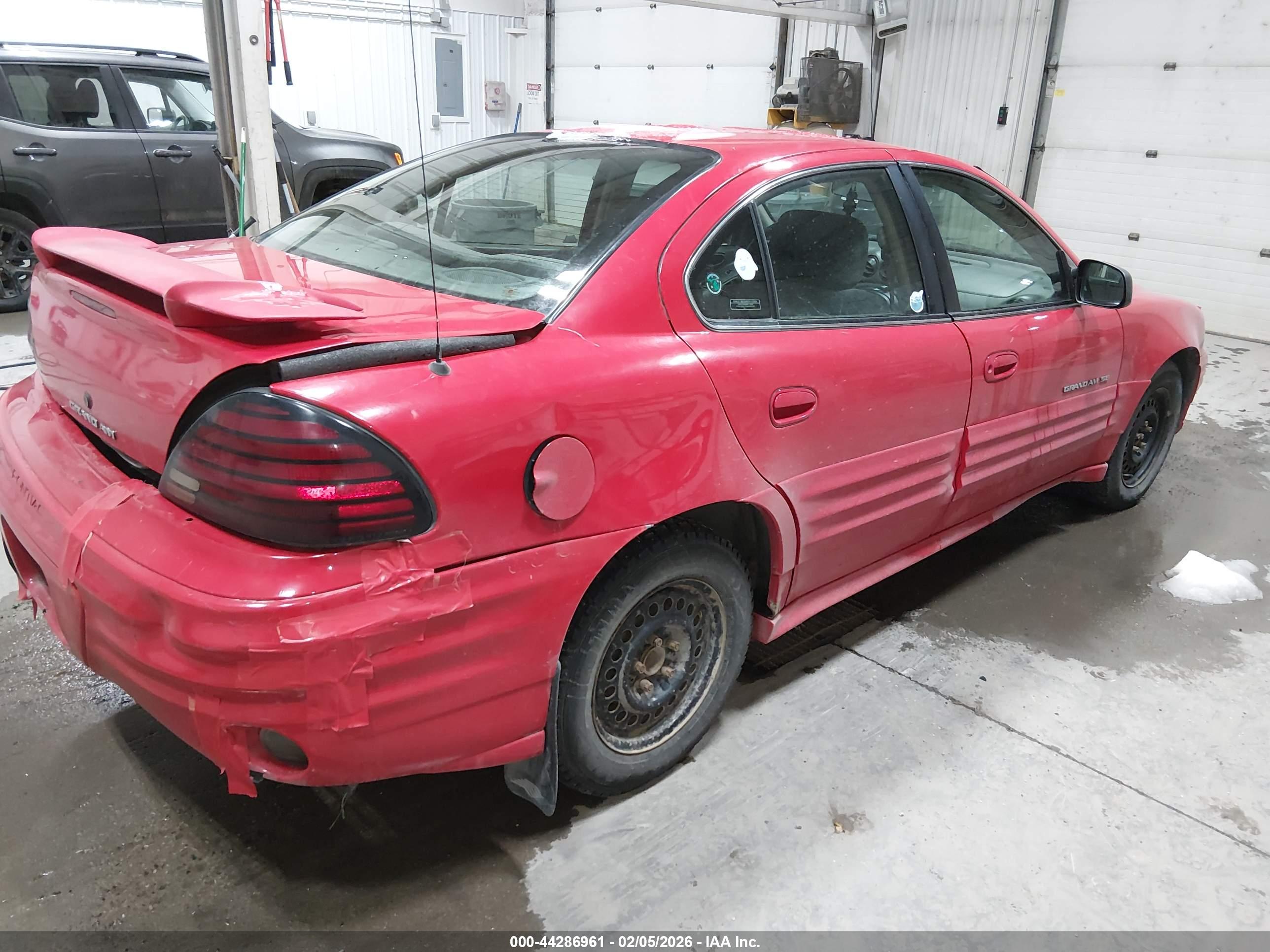 PONTIAC GRAND image 4