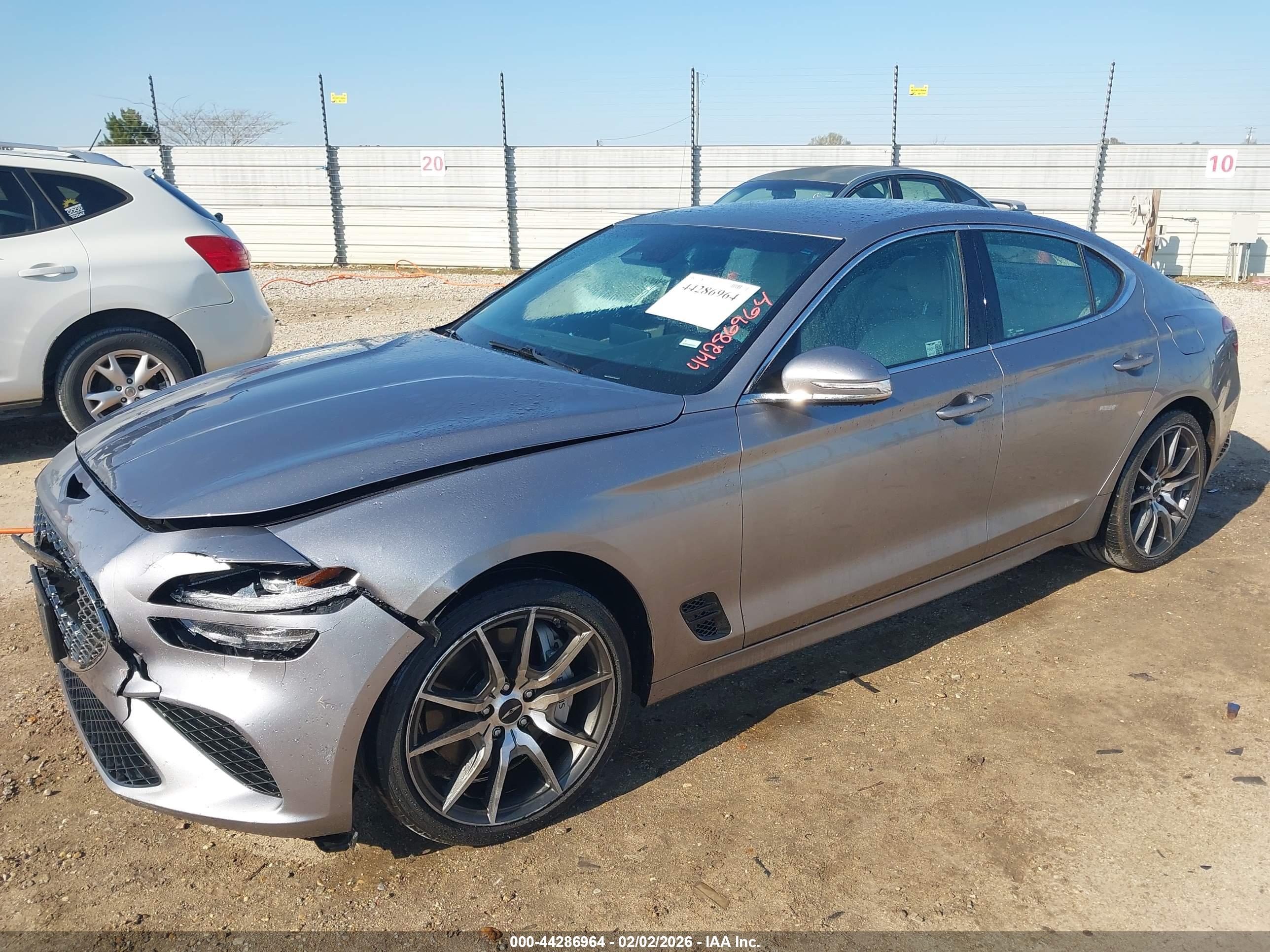 GENESIS G70 image 2