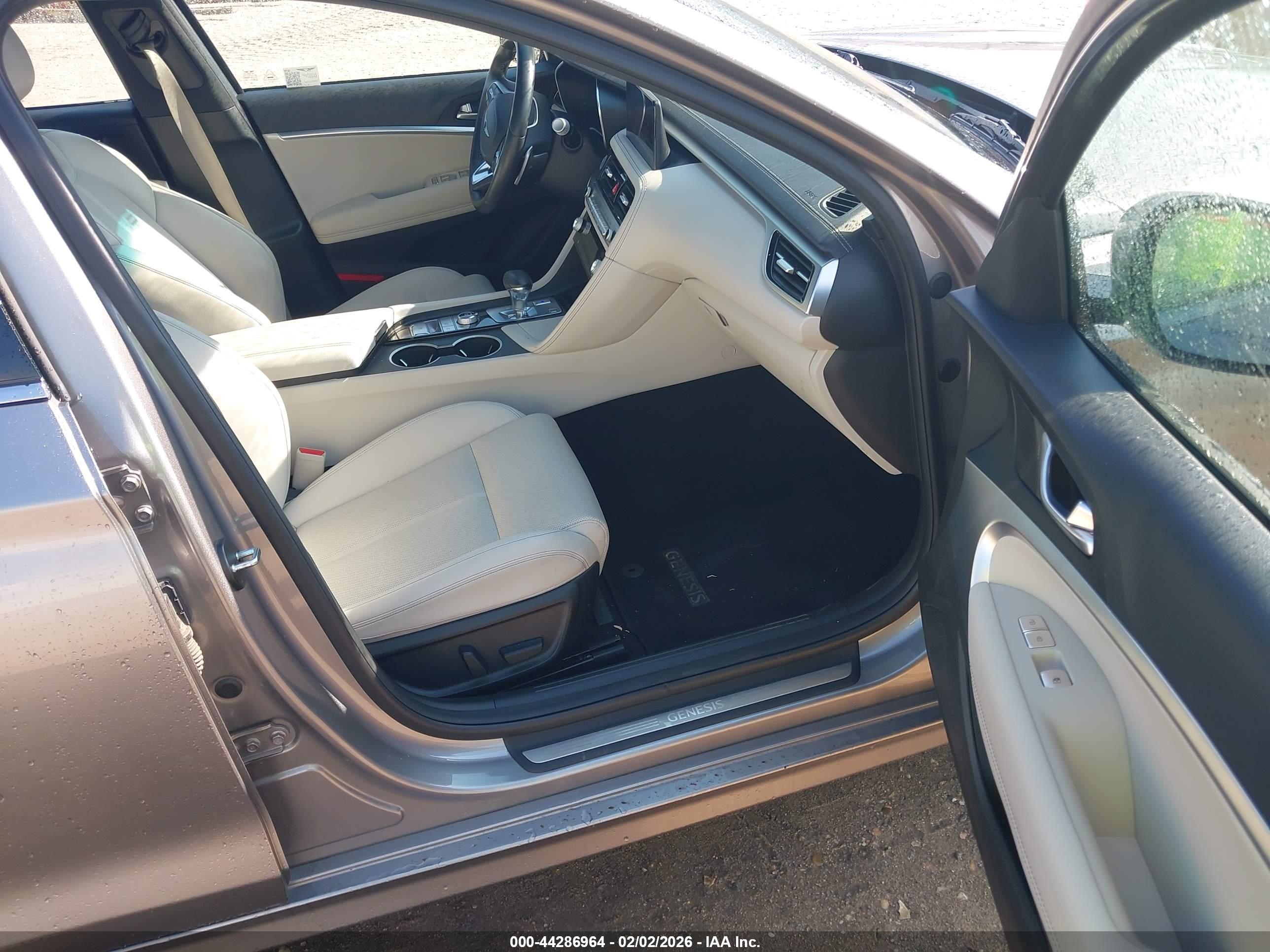 GENESIS G70 image 5