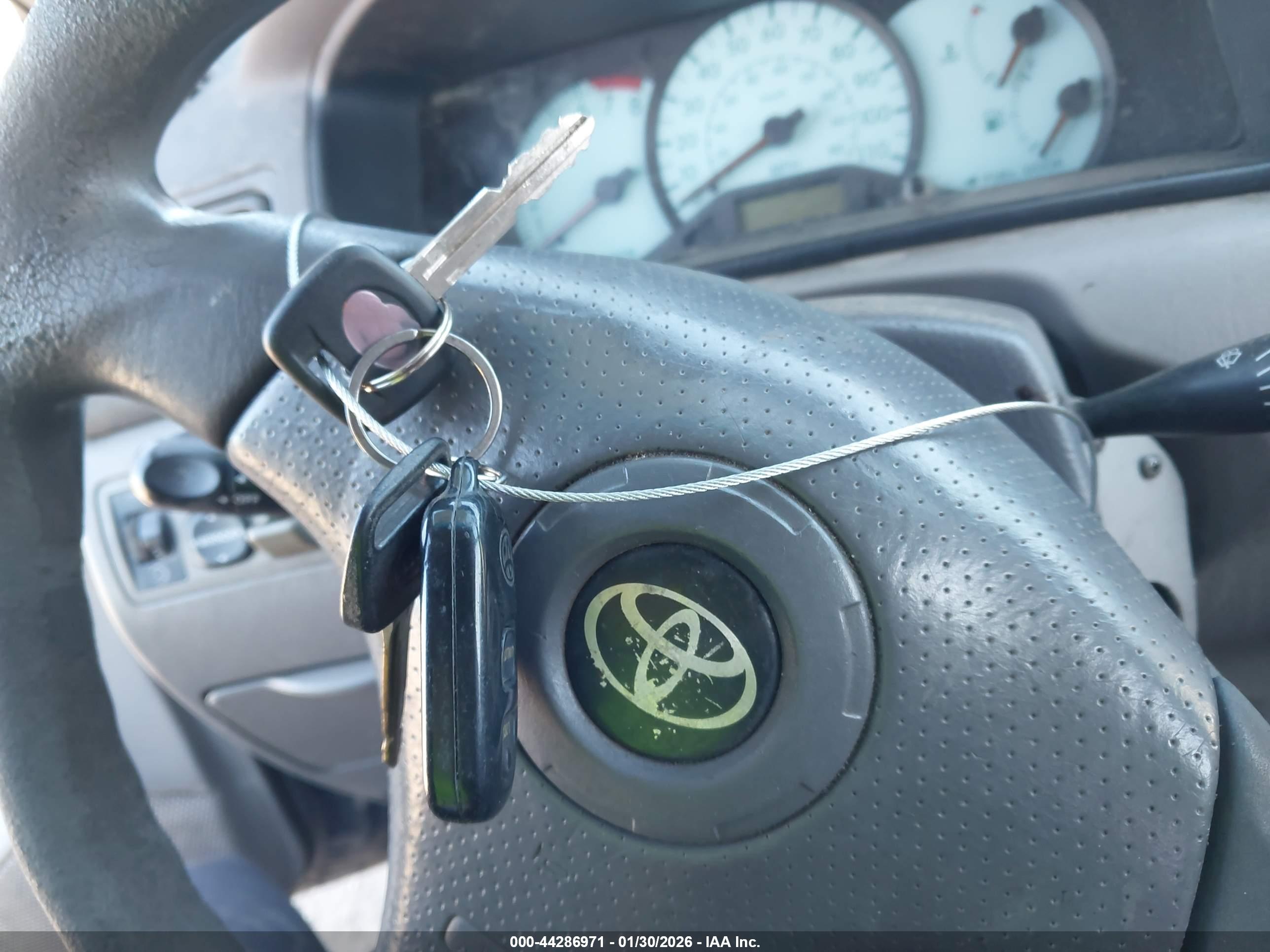 TOYOTA COROLLA image 11