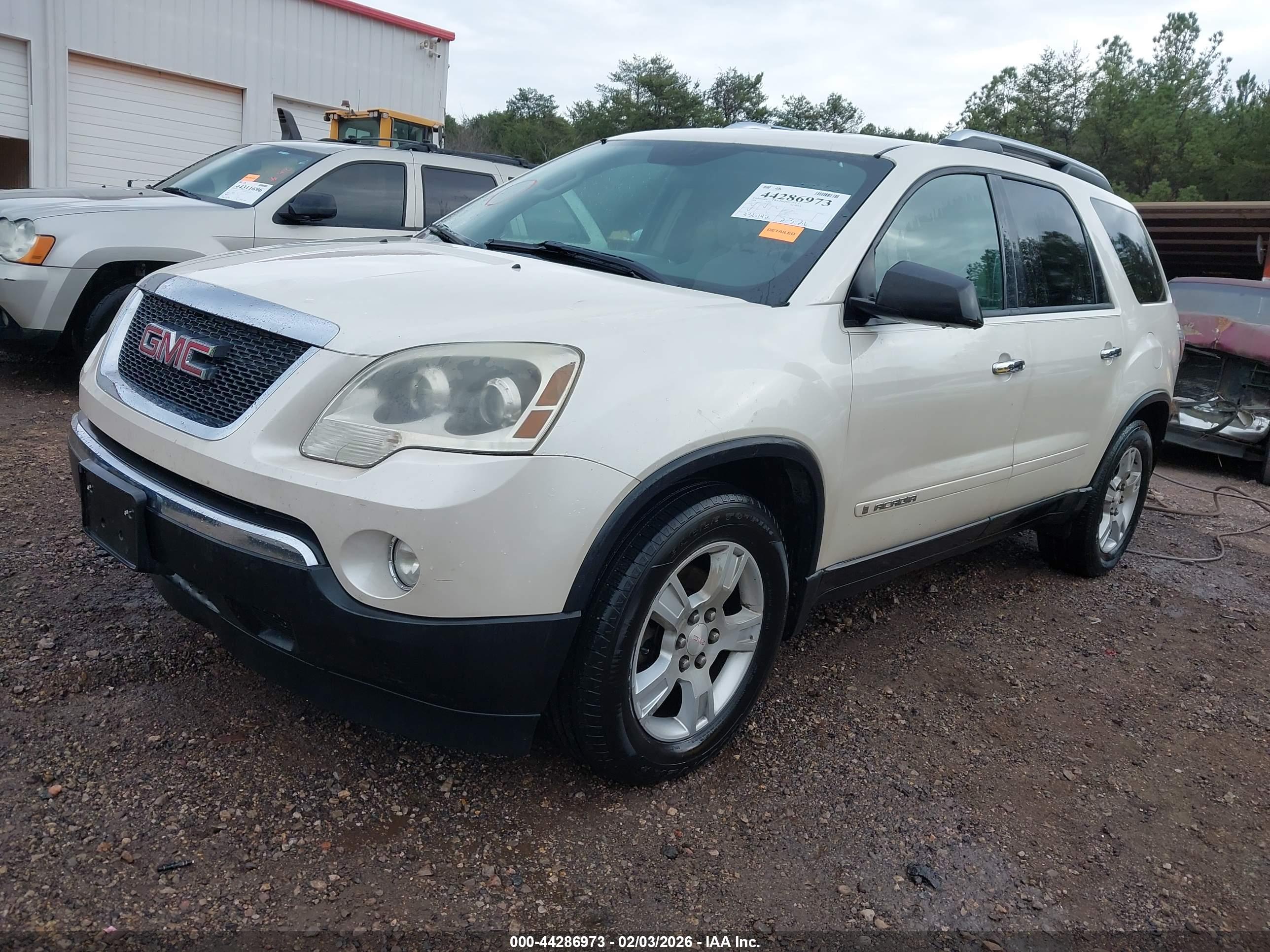 GMC ACADIA image 2