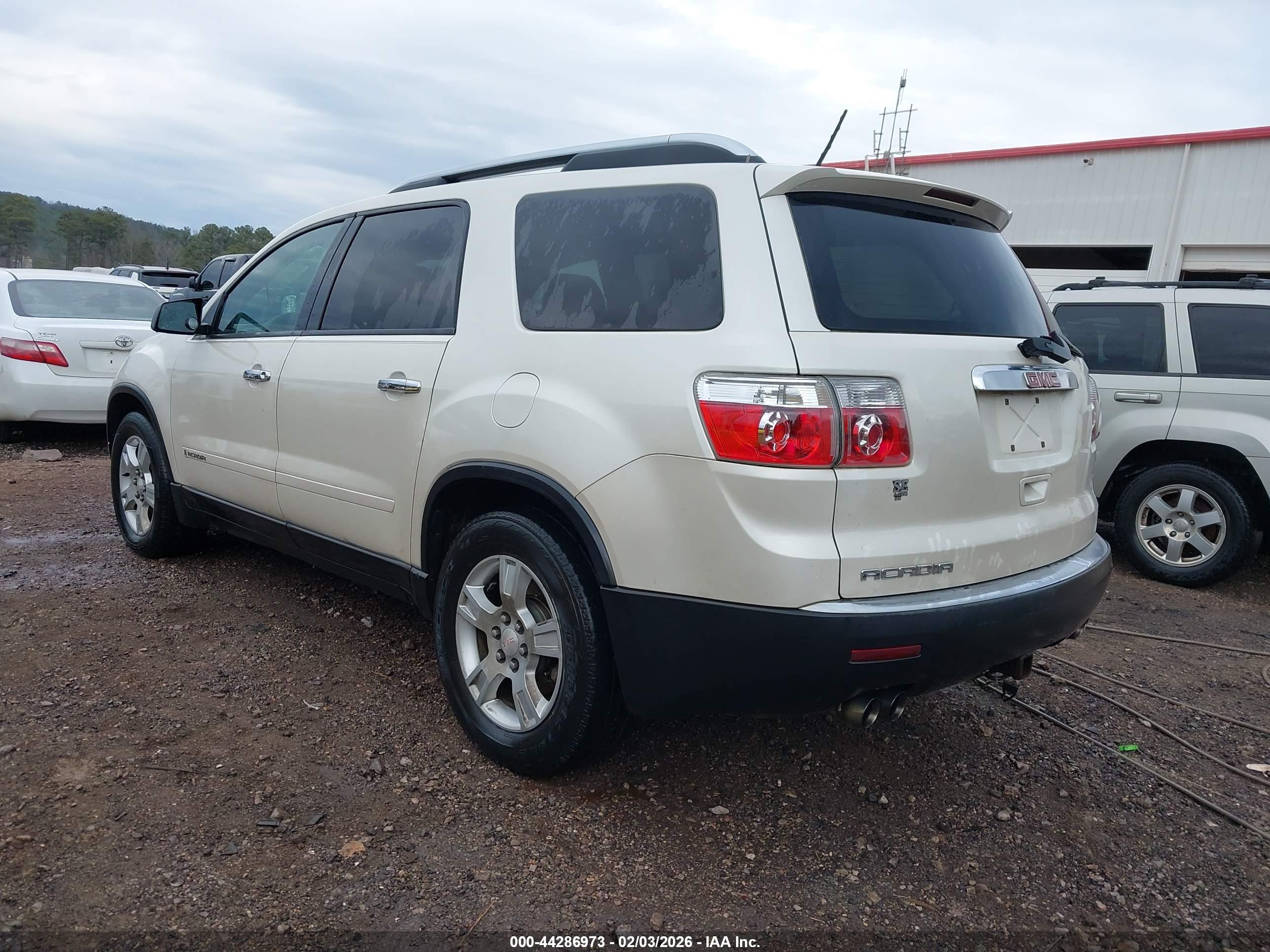 GMC ACADIA image 3